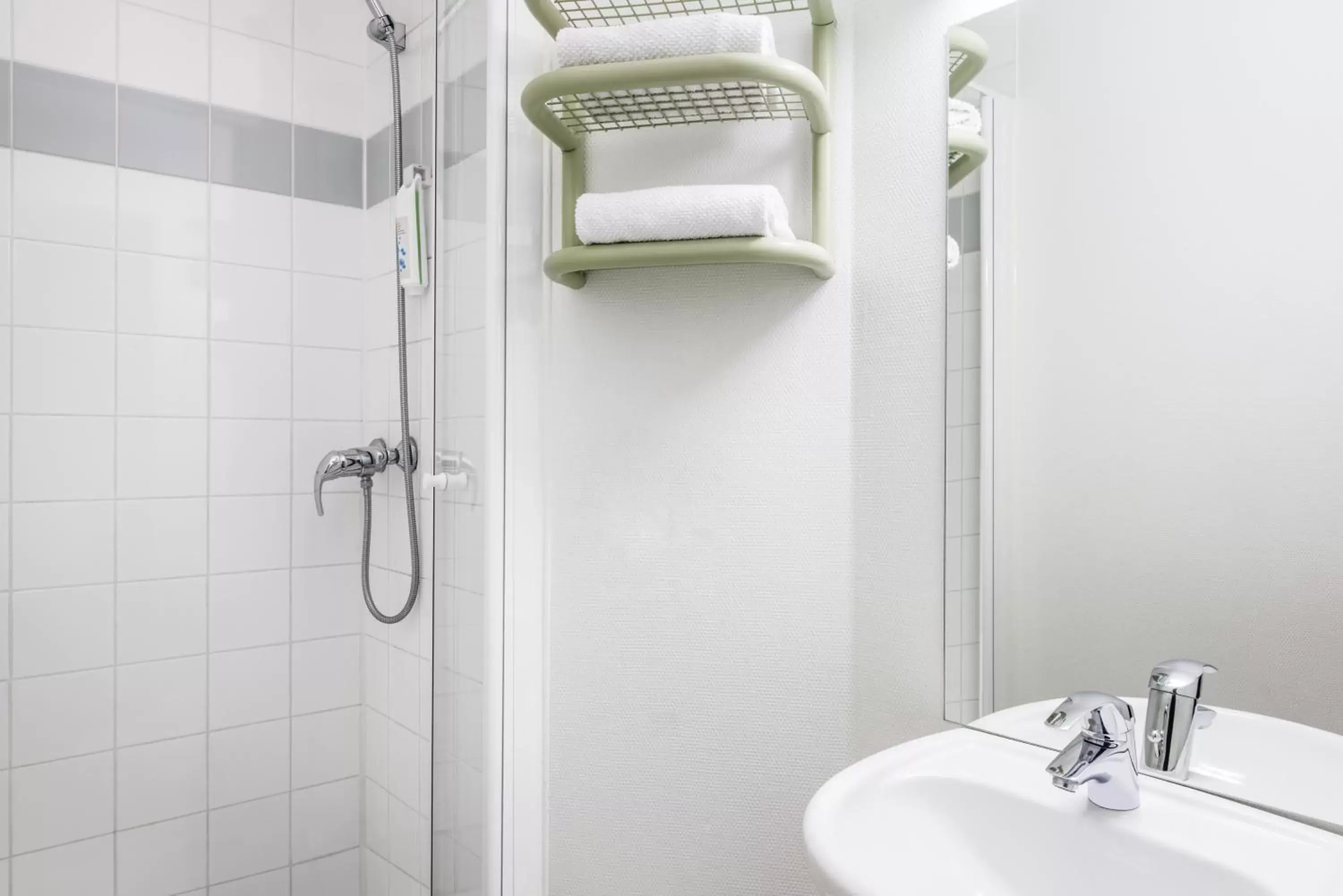 Shower, Bathroom in ibis budget Antwerpen Centraal Station