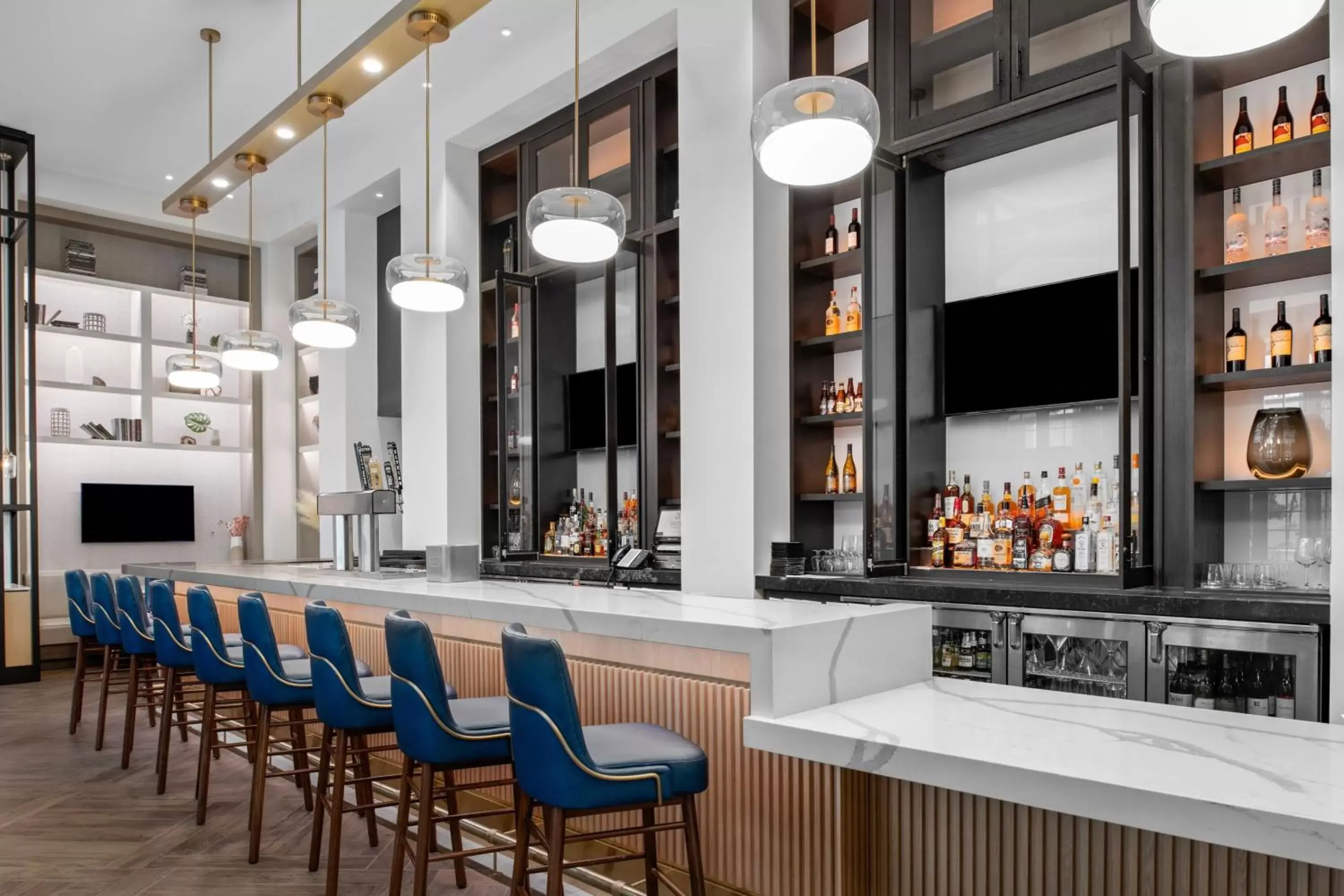 Lounge or bar, Restaurant/Places to Eat in Delta Hotels by Marriott Santa Clara Silicon Valley