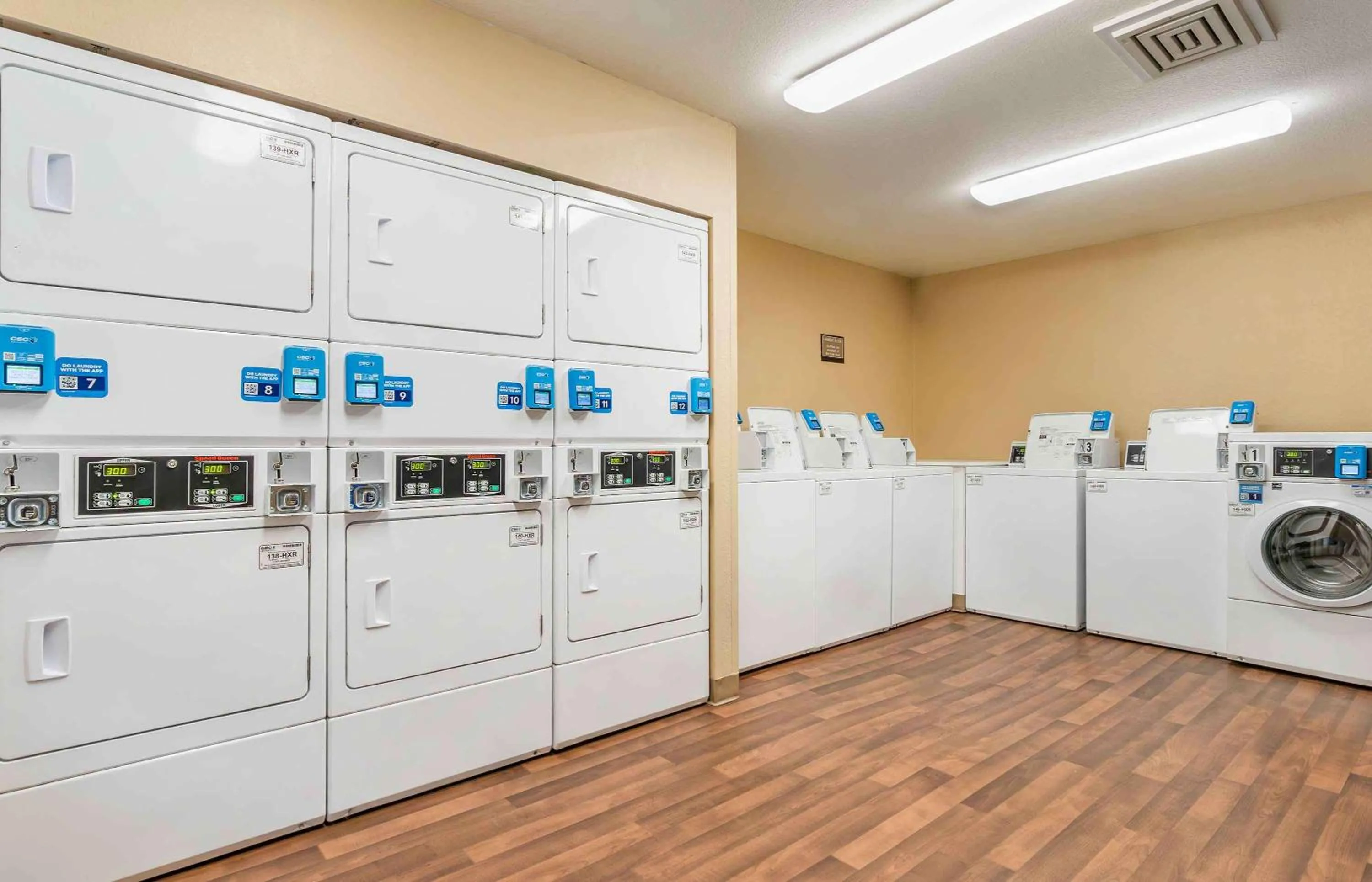 Property building in Extended Stay America Suites - Portland - Tigard