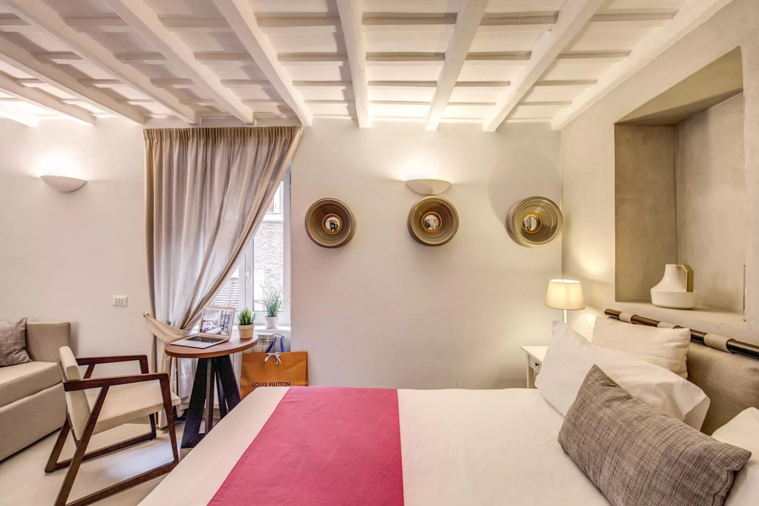 Bedroom, Bed in The Spanish Suite Piazza di Spagna