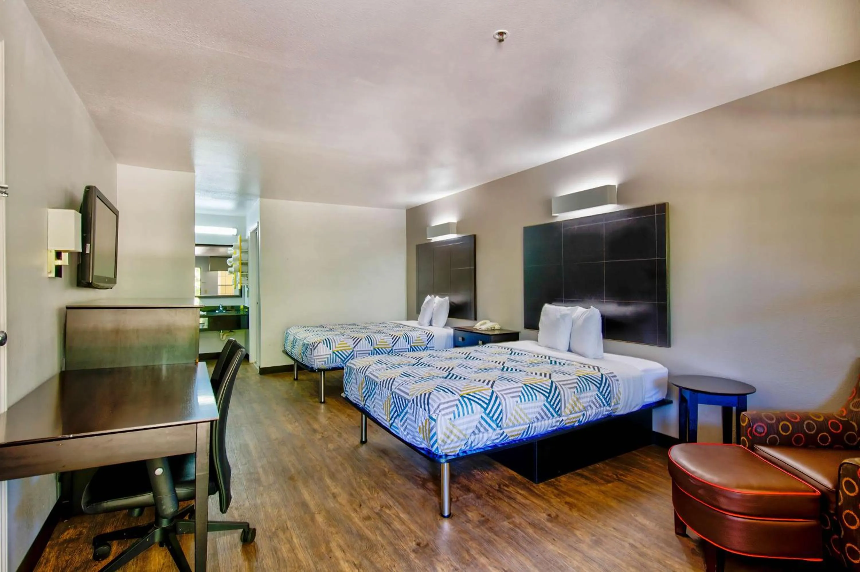 Bedroom, Bed in Motel 6-Arlington, TX