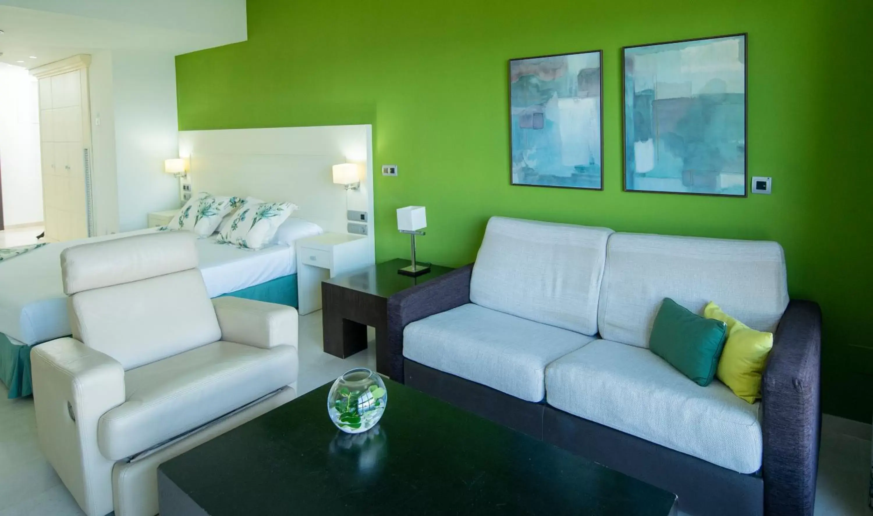 Seating Area in Hotel Puerto Juan Montiel Spa & Base Nautica