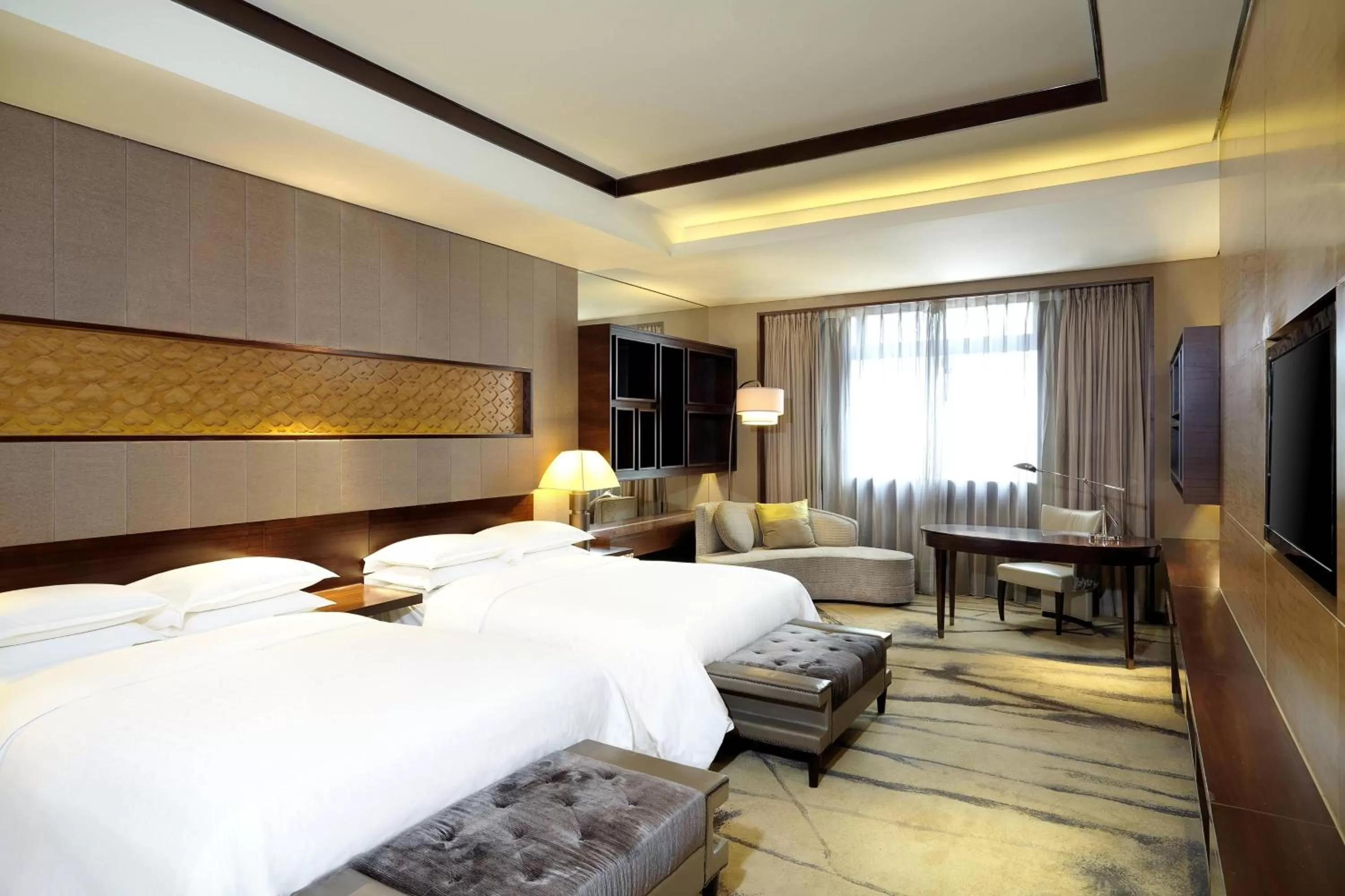 Photo of the whole room, Bed in Sheraton Xi'an North City Hotel