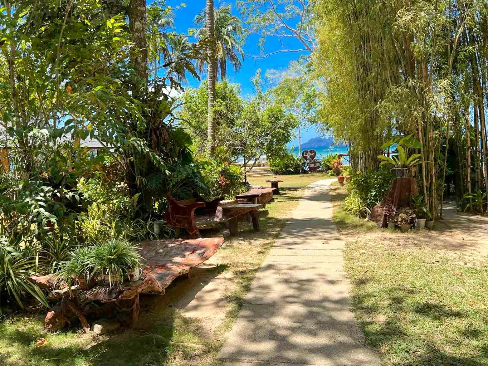 Garden in Doublegem Beach Resort and Hotel