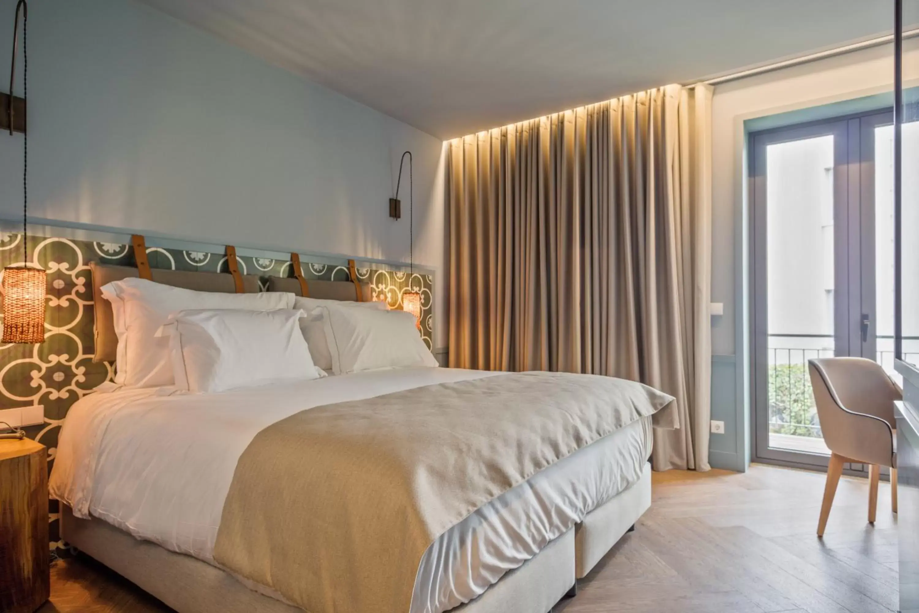 Property building, Bed in Pur Oporto Boutique Hotel by actahotels