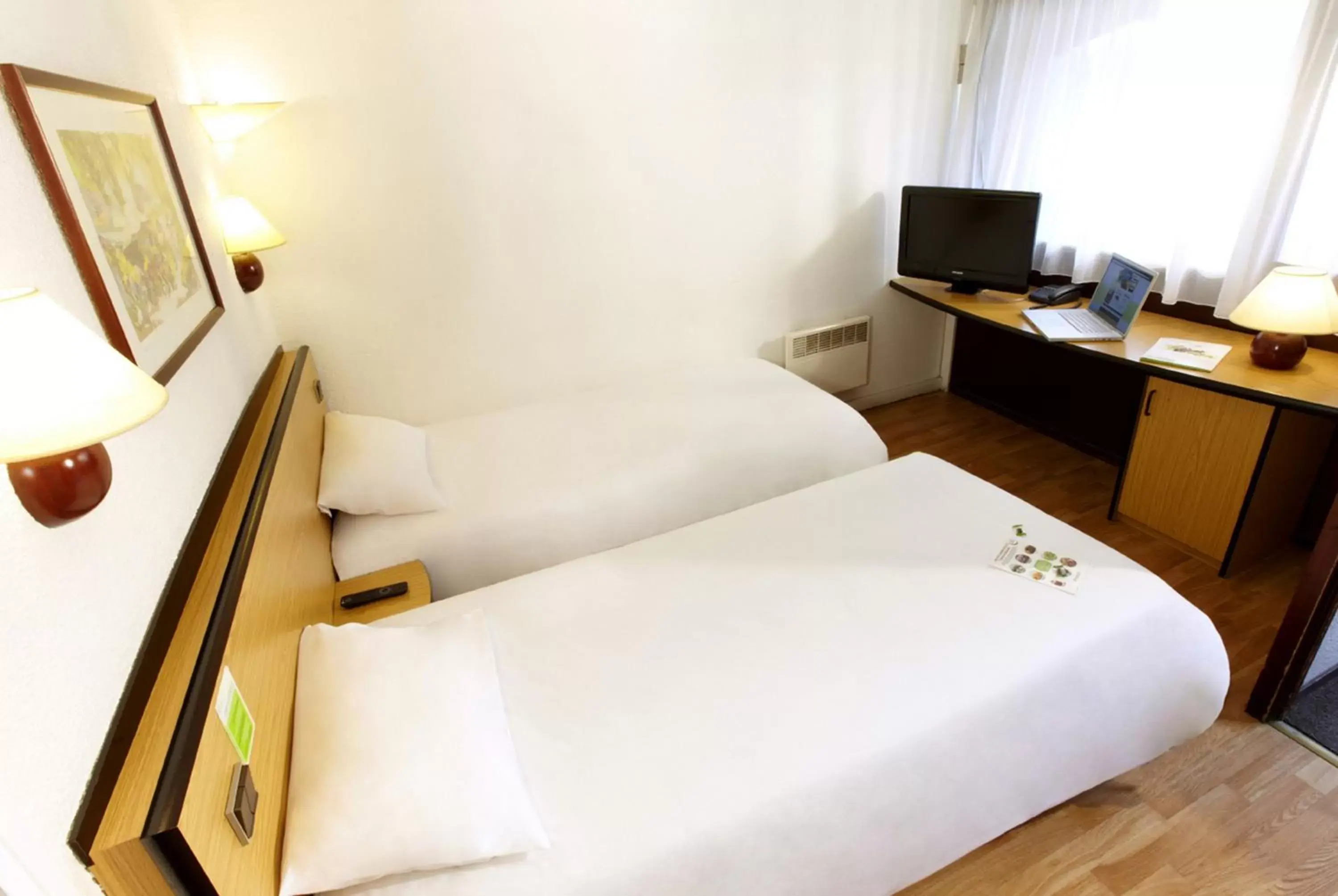 Bed, Room Photo in Campanile Hotel & Restaurant Gent