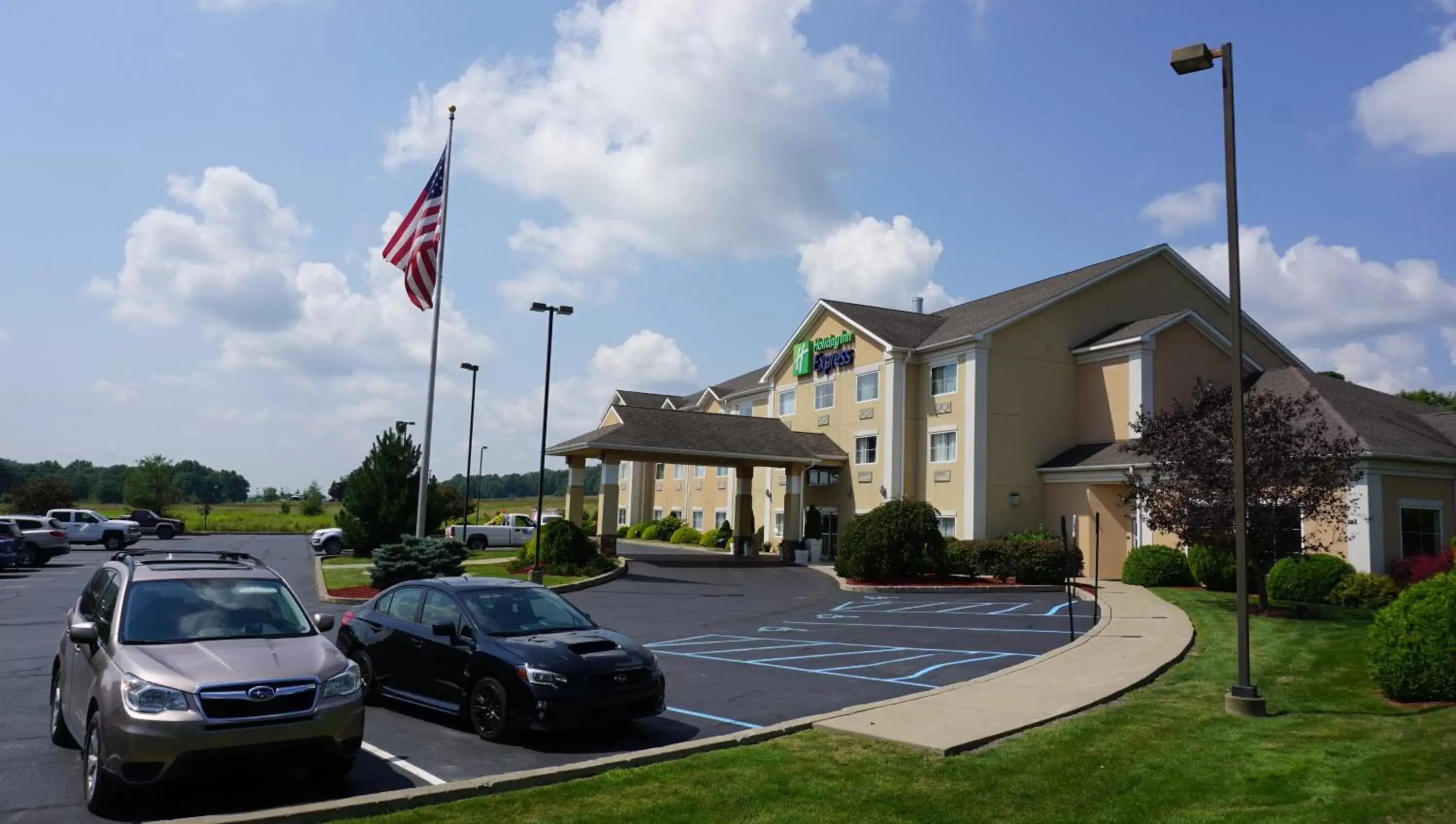 Property Building in Holiday Inn Express & Suites Gibson, an IHG Hotel