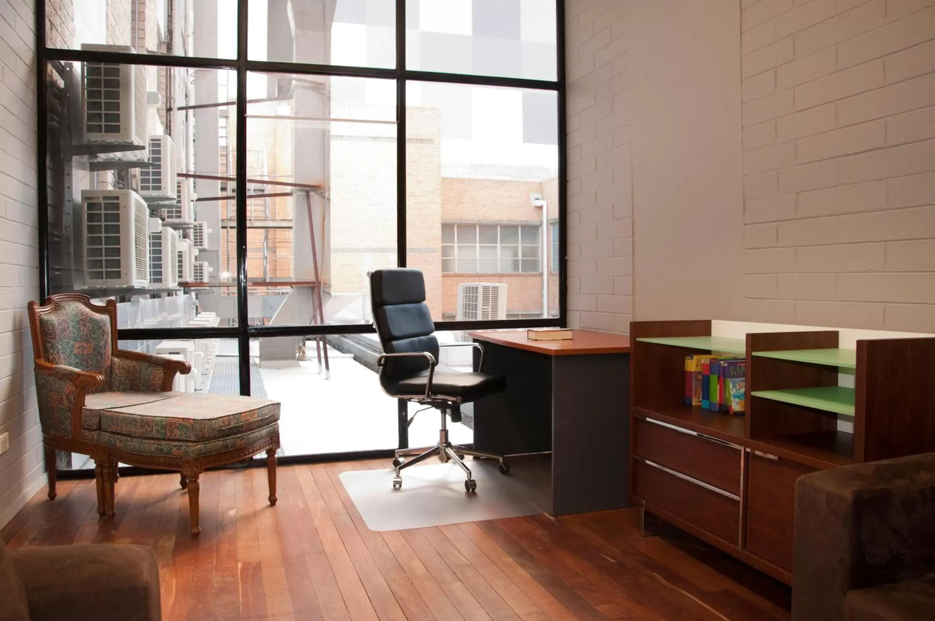 Photo of the whole room in Kangaroo Inn Photo of the whole room in Kangaroo Inn