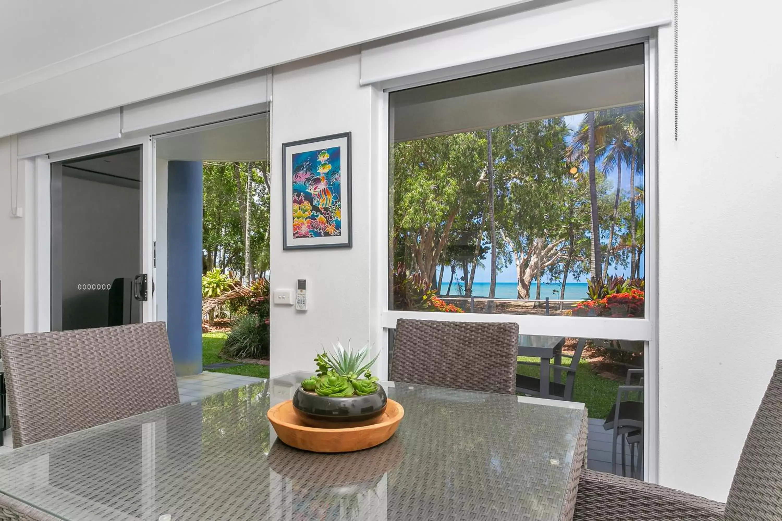 Dining area in Agincourt Beachfront Apartments