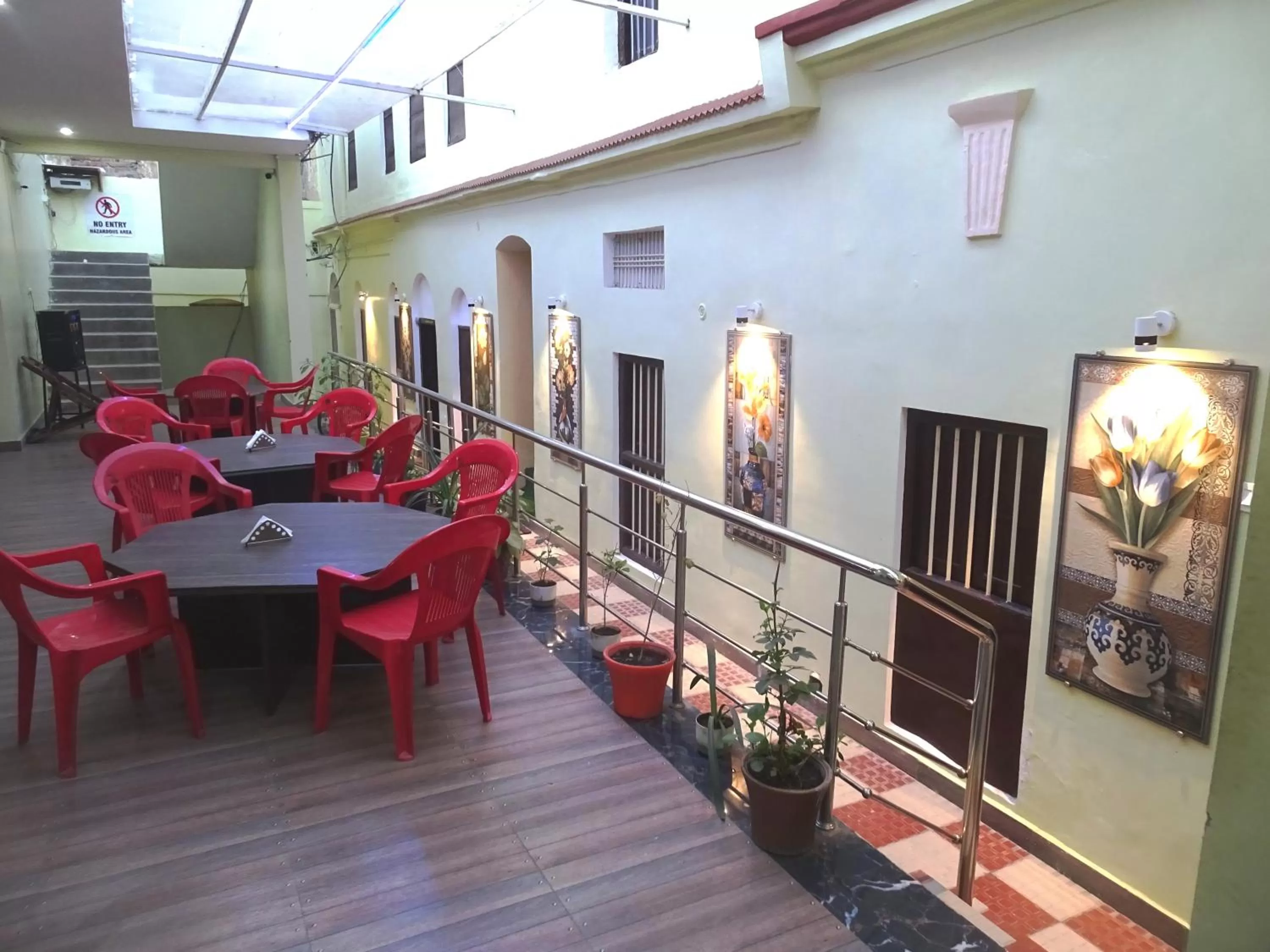 Seating area in Foreigners Inn