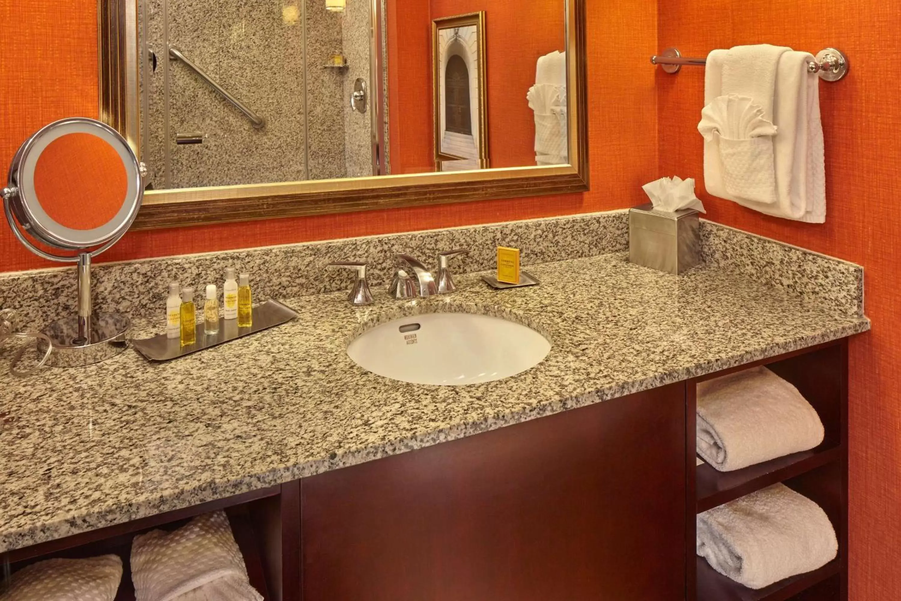 Two Room King Suite - Non-Smoking in DoubleTree by Hilton Little Rock Two Room King Suite - Non-Smoking in DoubleTree by Hilton Little Rock