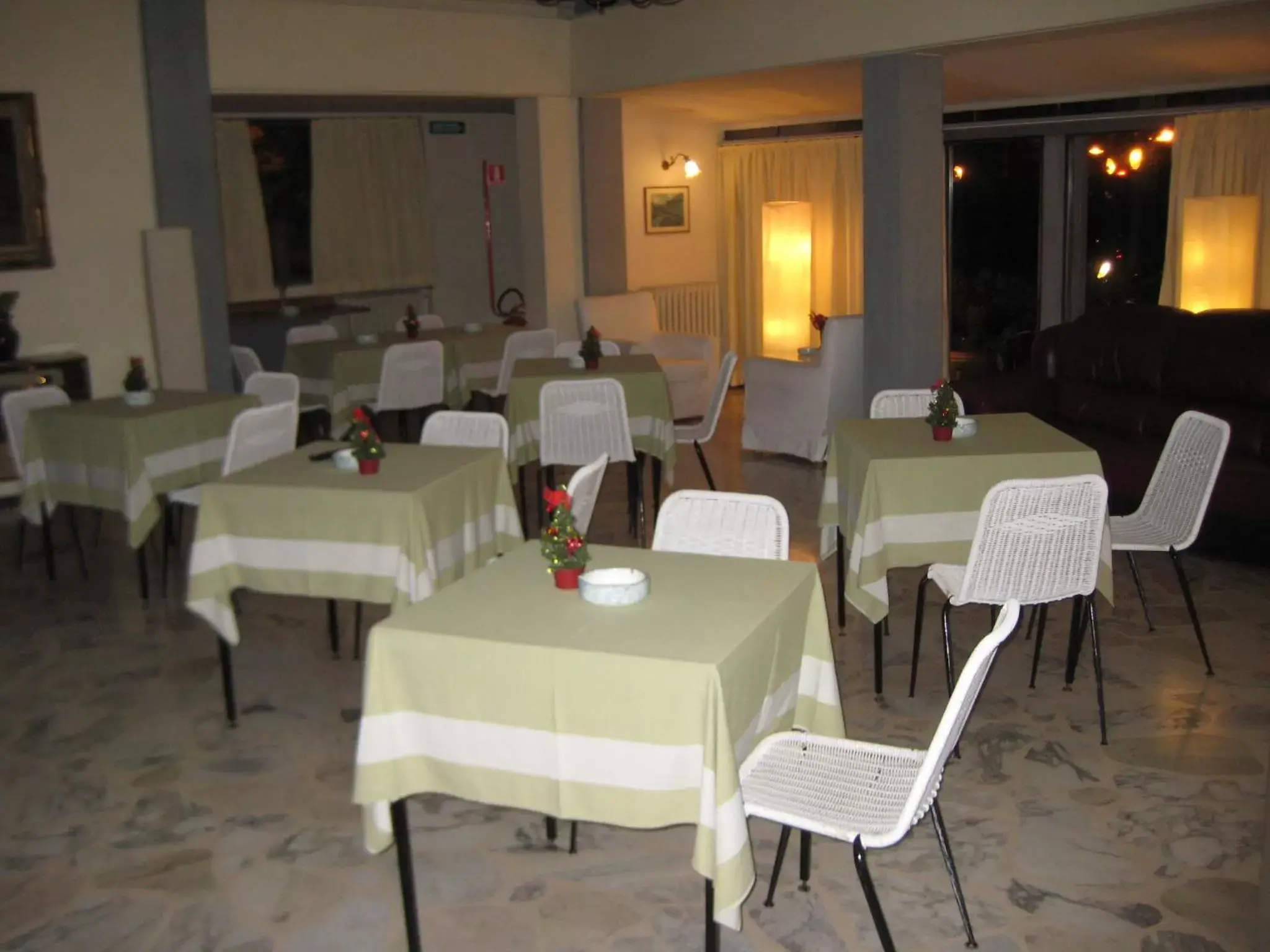 Restaurant/Places to Eat in Albergo dei Pini