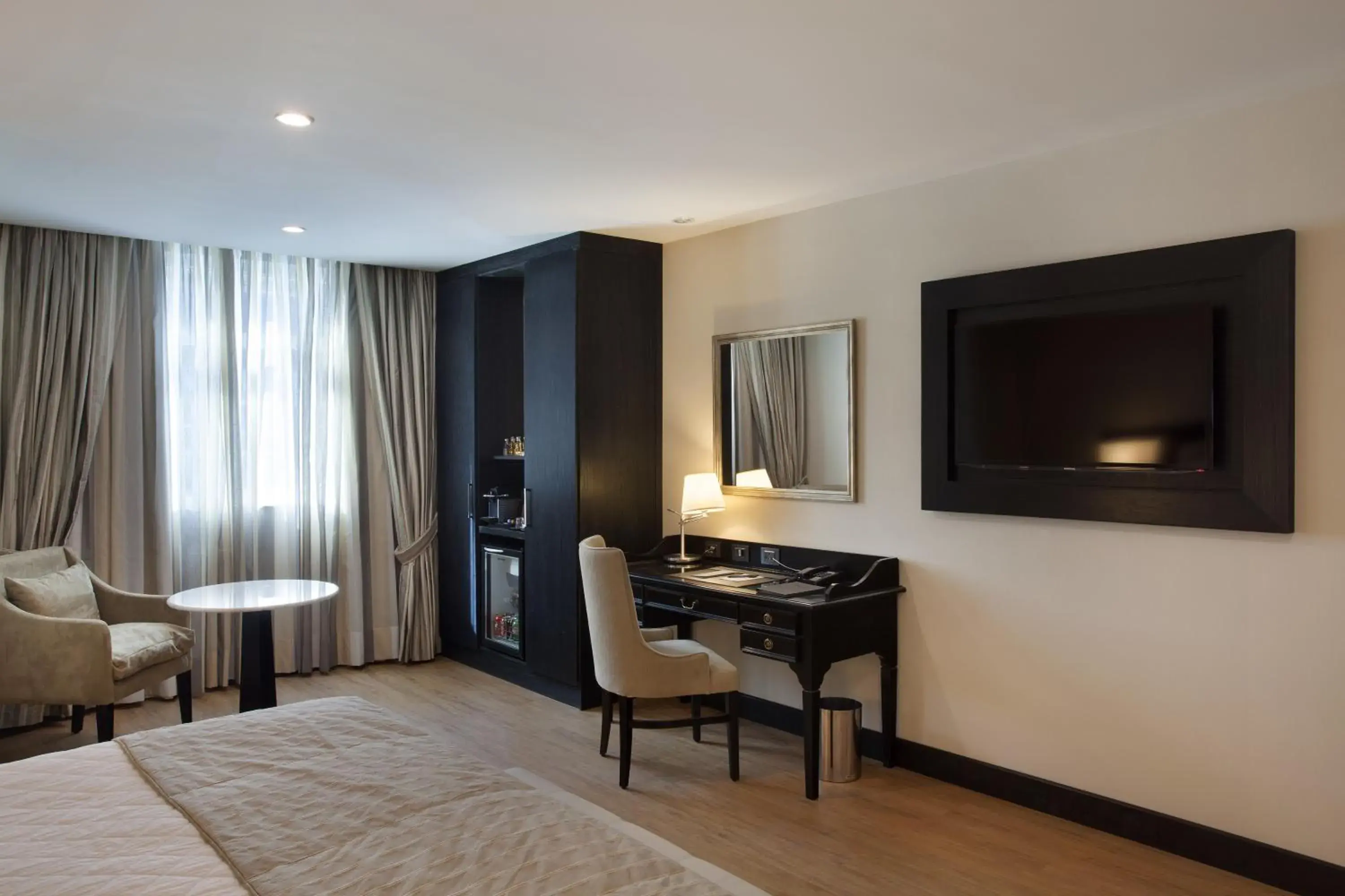 Superior Triple Room in Miramar Hotel By Windsor