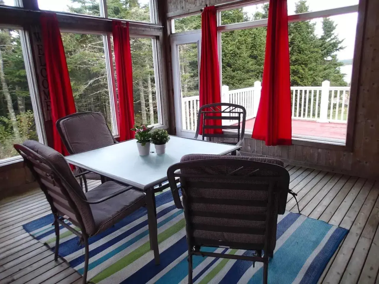 Seating Area in The Cozy Fox BNB-Woodland Room