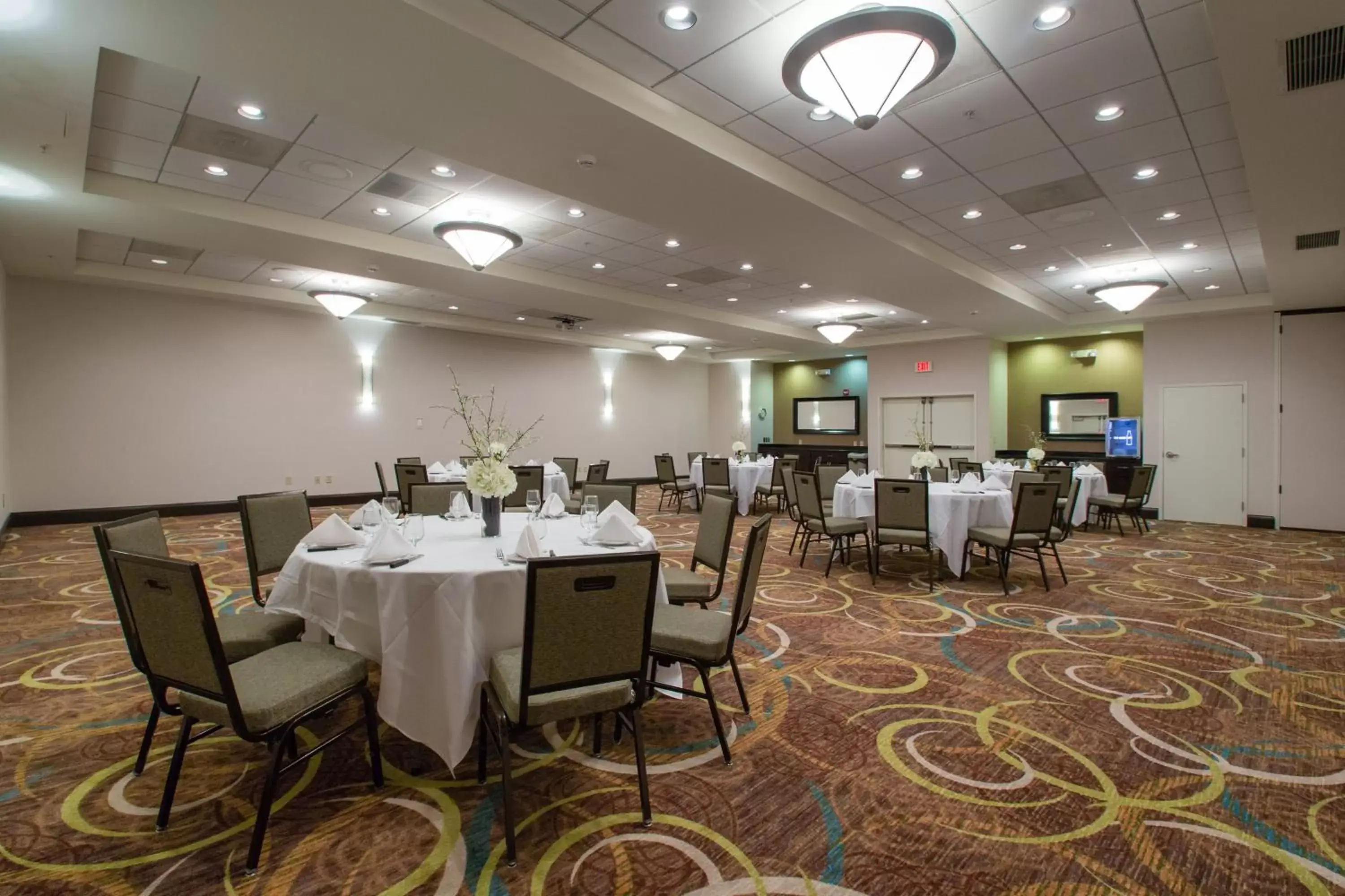 Meeting/conference room in Holiday Inn Hotel & Suites Bloomington Airport, an IHG Hotel