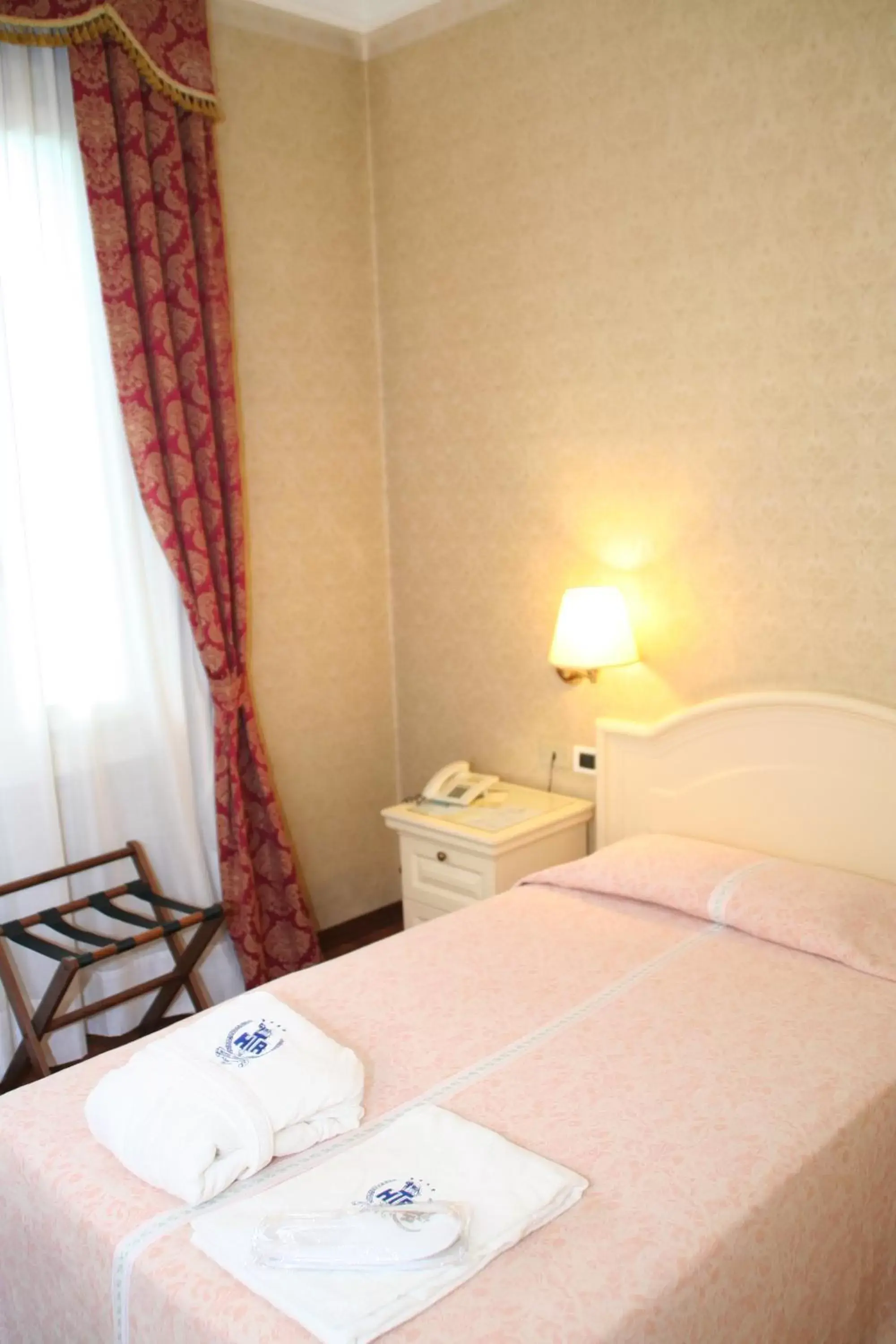 Bedroom, Bed in Hotel Terme Roma