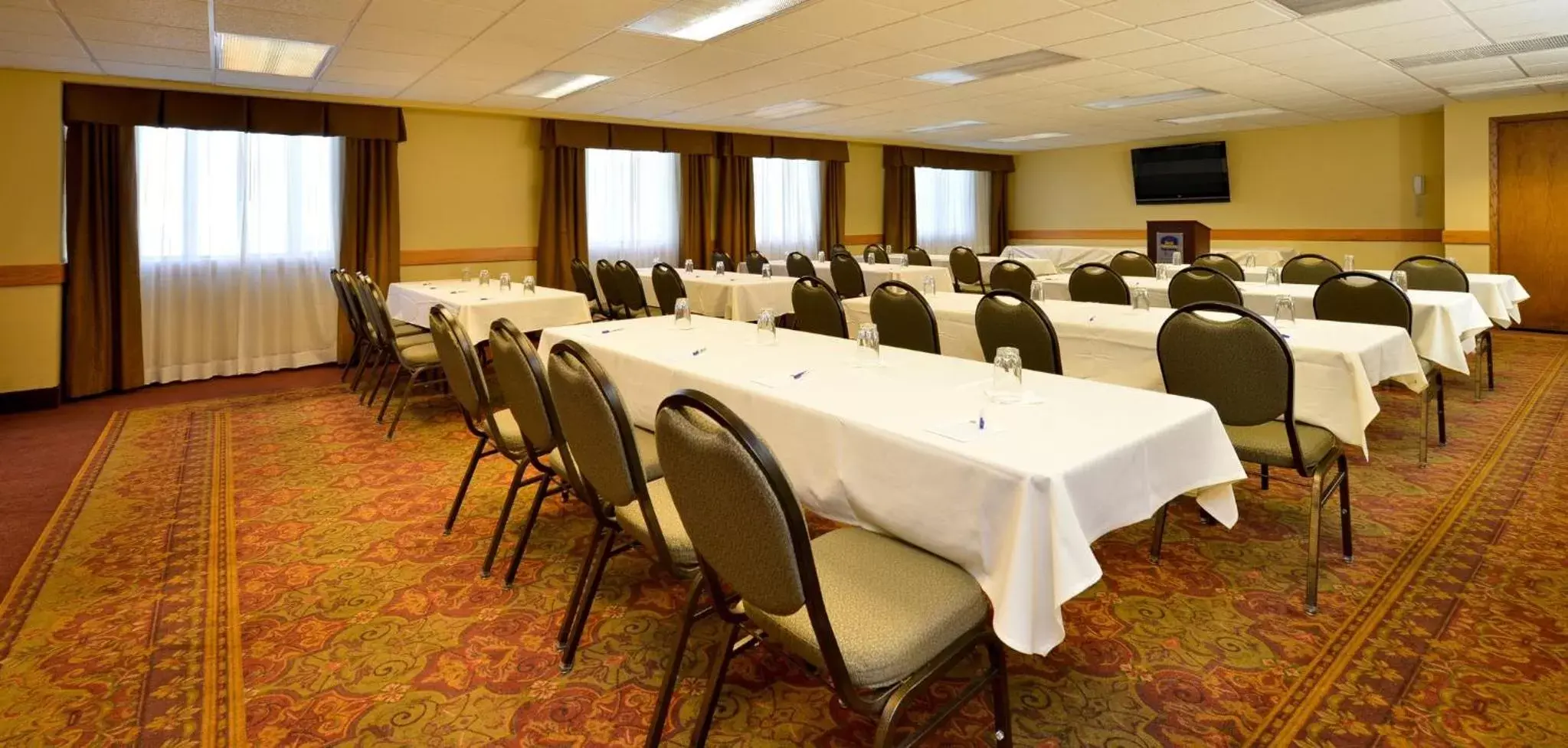 Business facilities in Best Western Plus Dubuque Hotel and Conference Center