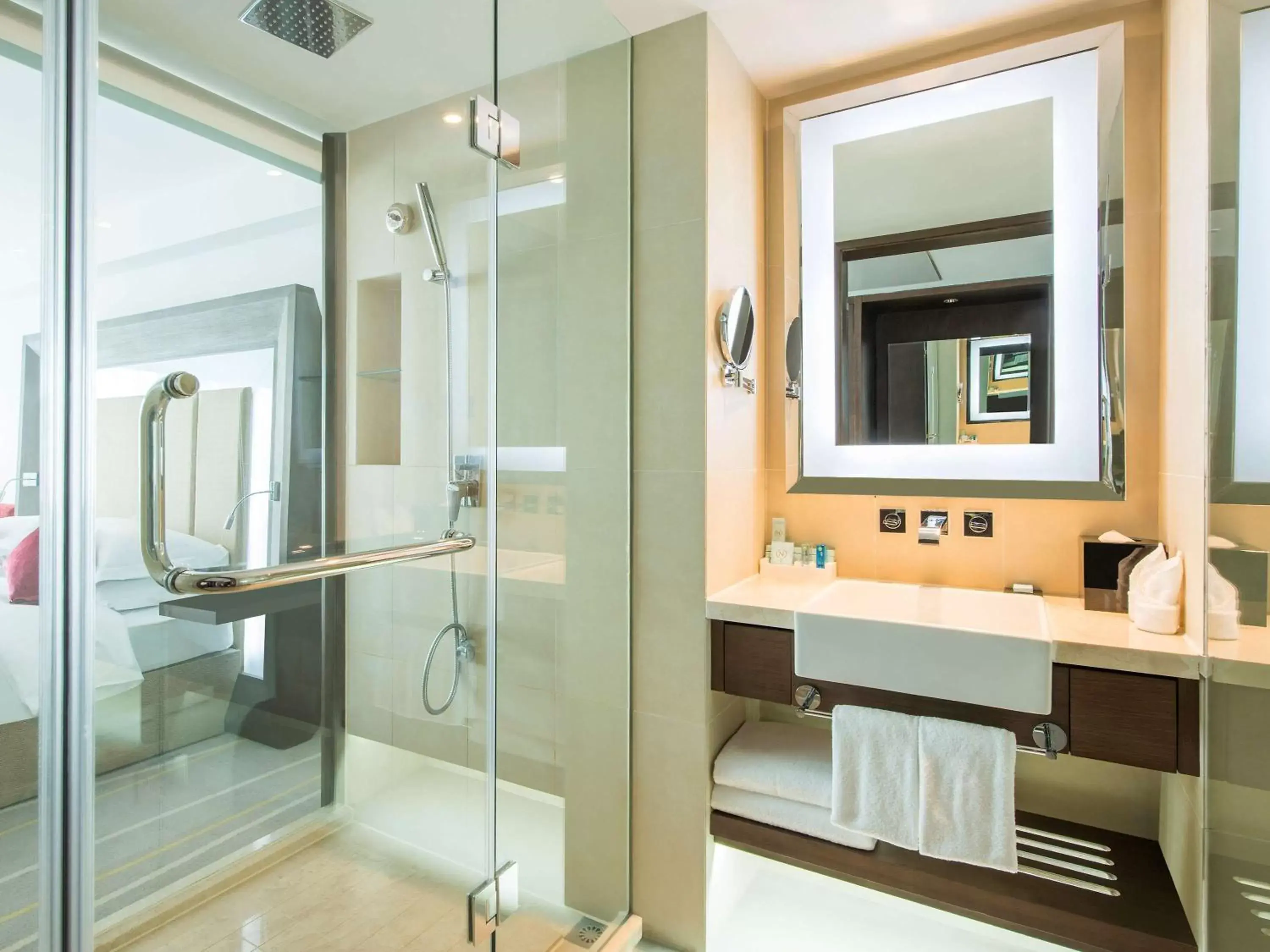 Photo of the whole room, Bathroom in Novotel Nanjing Central