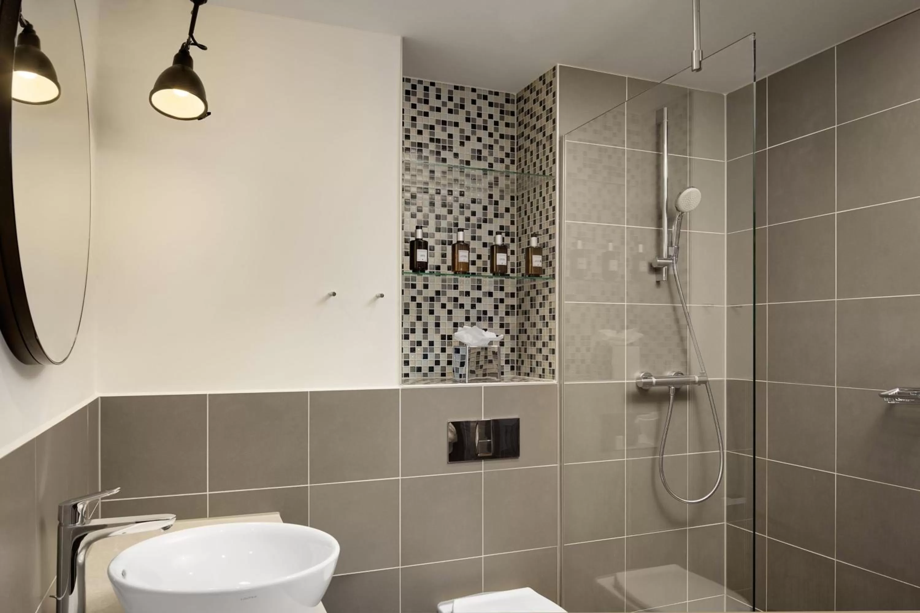 Bathroom in Residence Inn by Marriott Amsterdam Houthavens
