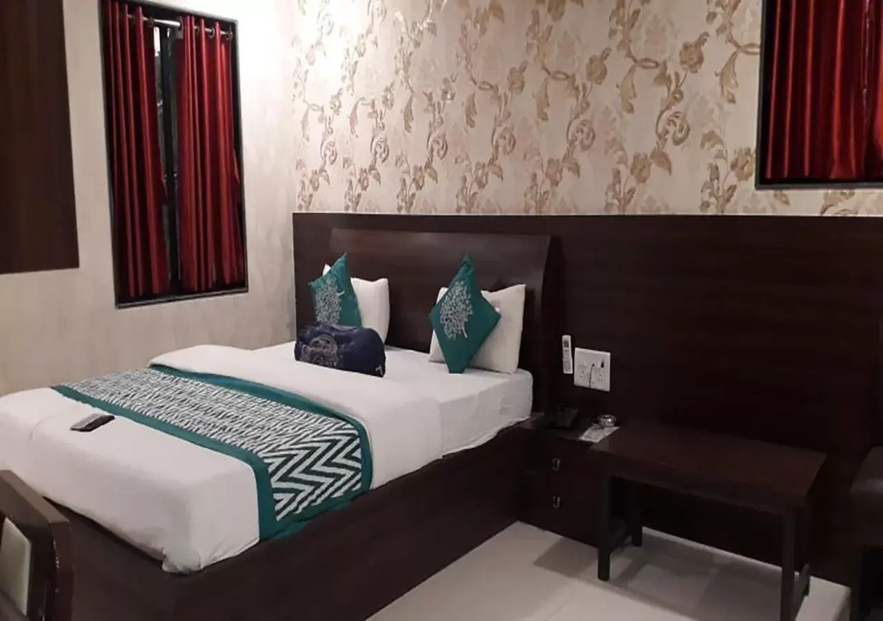 Bed in Sai Sharan Stay Inn- Near MIDC Turbhe Navi Mumbai