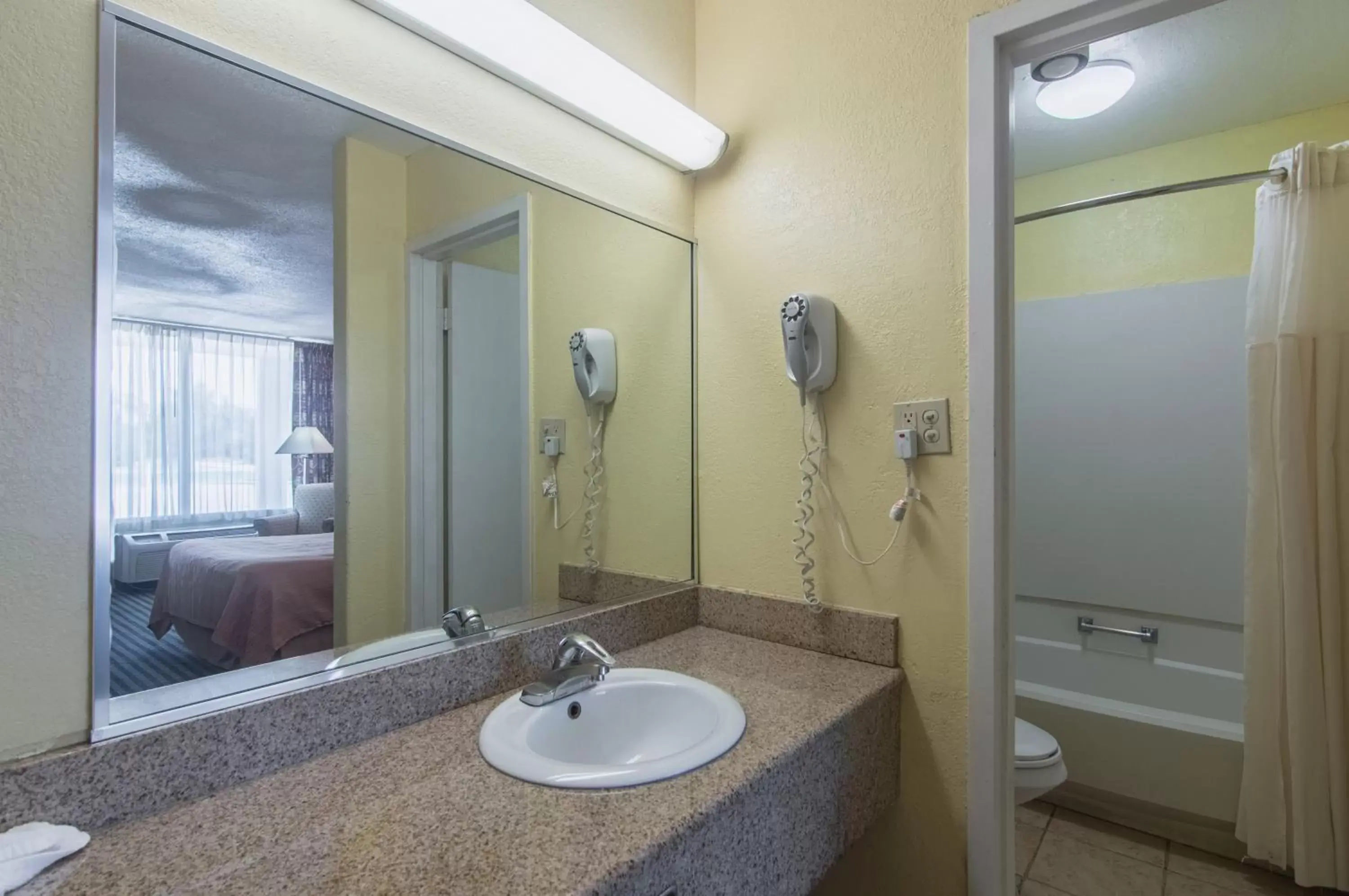 Bathroom in Motel 6-Liberal, KS
