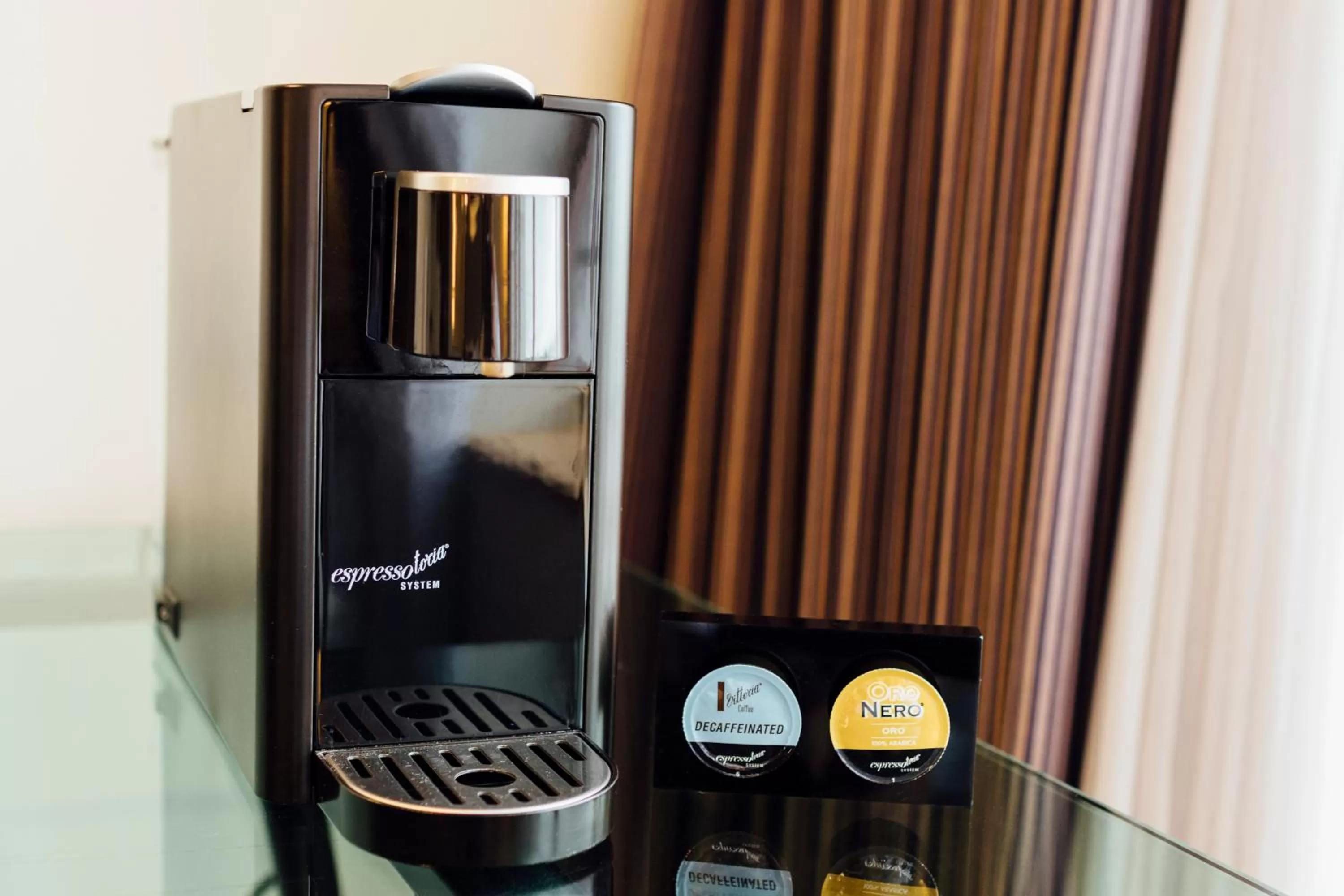 Coffee/tea facilities in Crowne Plaza Queenstown by IHG