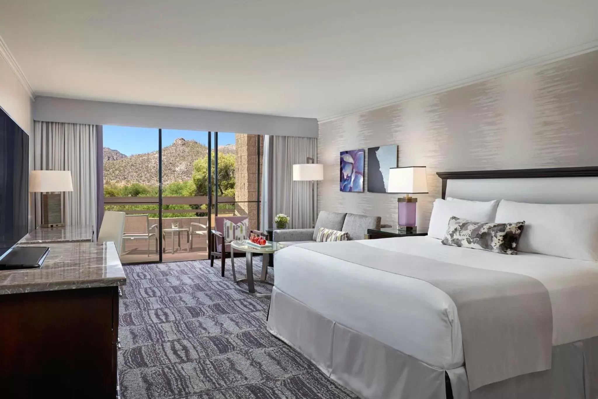 Photo of the whole room, Bed in Loews Ventana Canyon Resort