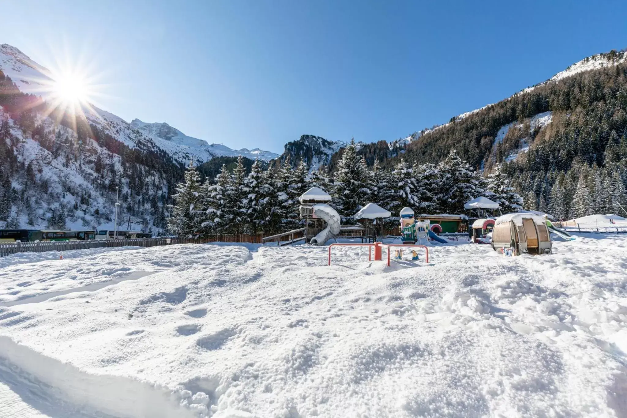 Children play ground, Winter in Kinder- & Gletscherhotel Hintertuxerhof