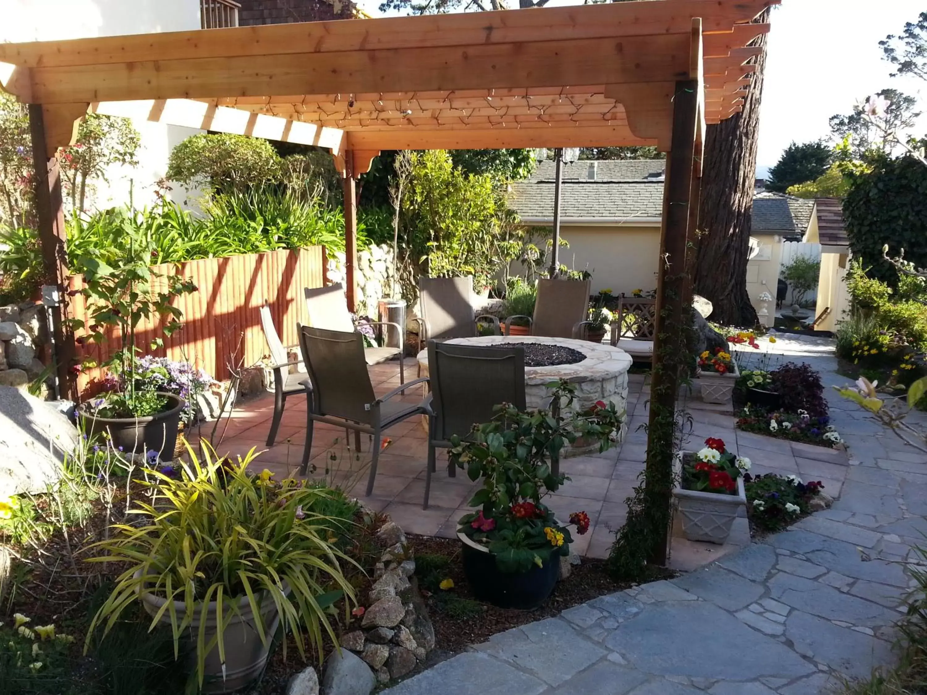 Facade/entrance in The Vendange Carmel Inn & Suites