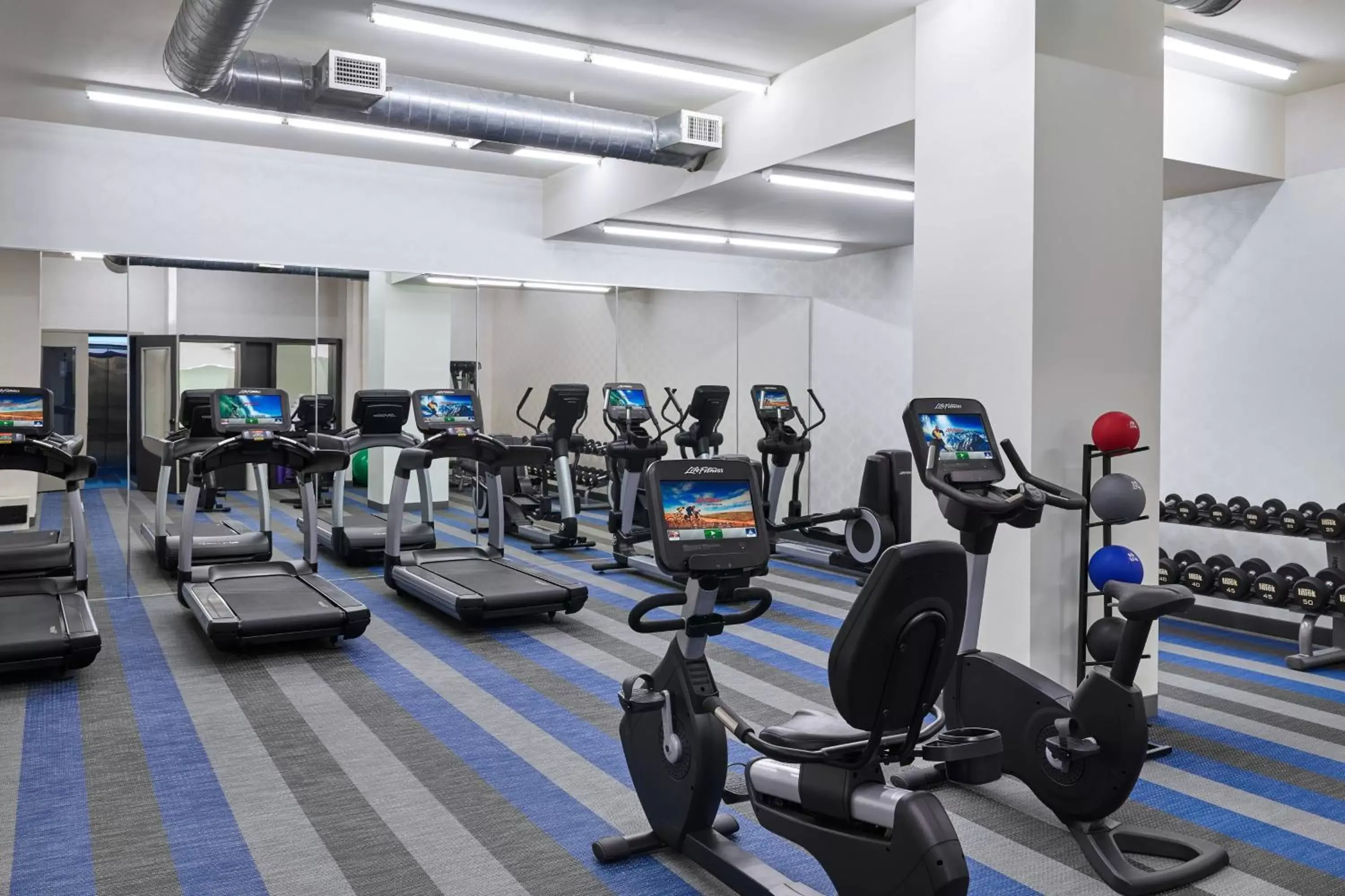 Area and facilities, Fitness Center/Facilities in Aloft Houston Downtown