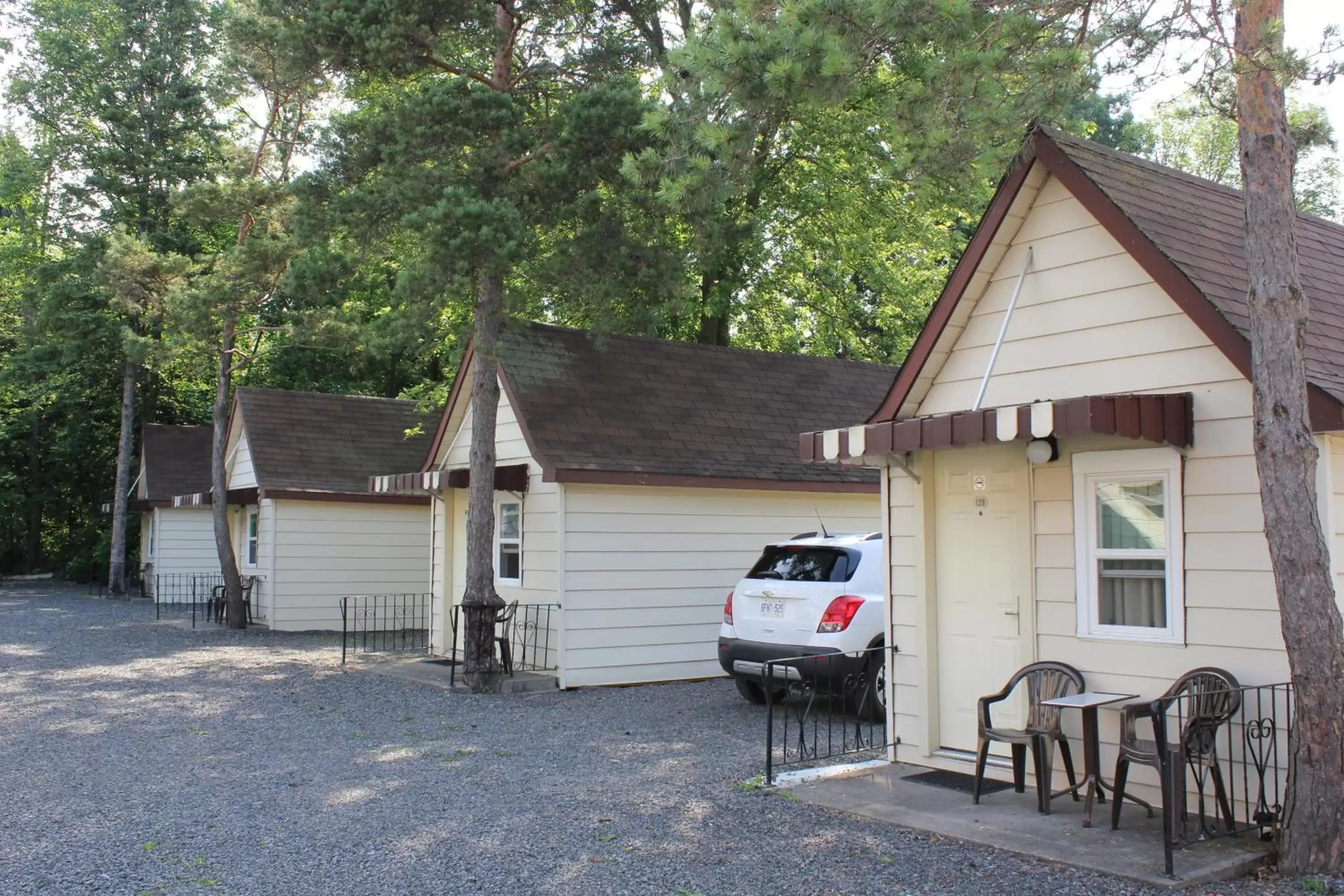 Property Building in Imperial Inn 1000 Islands