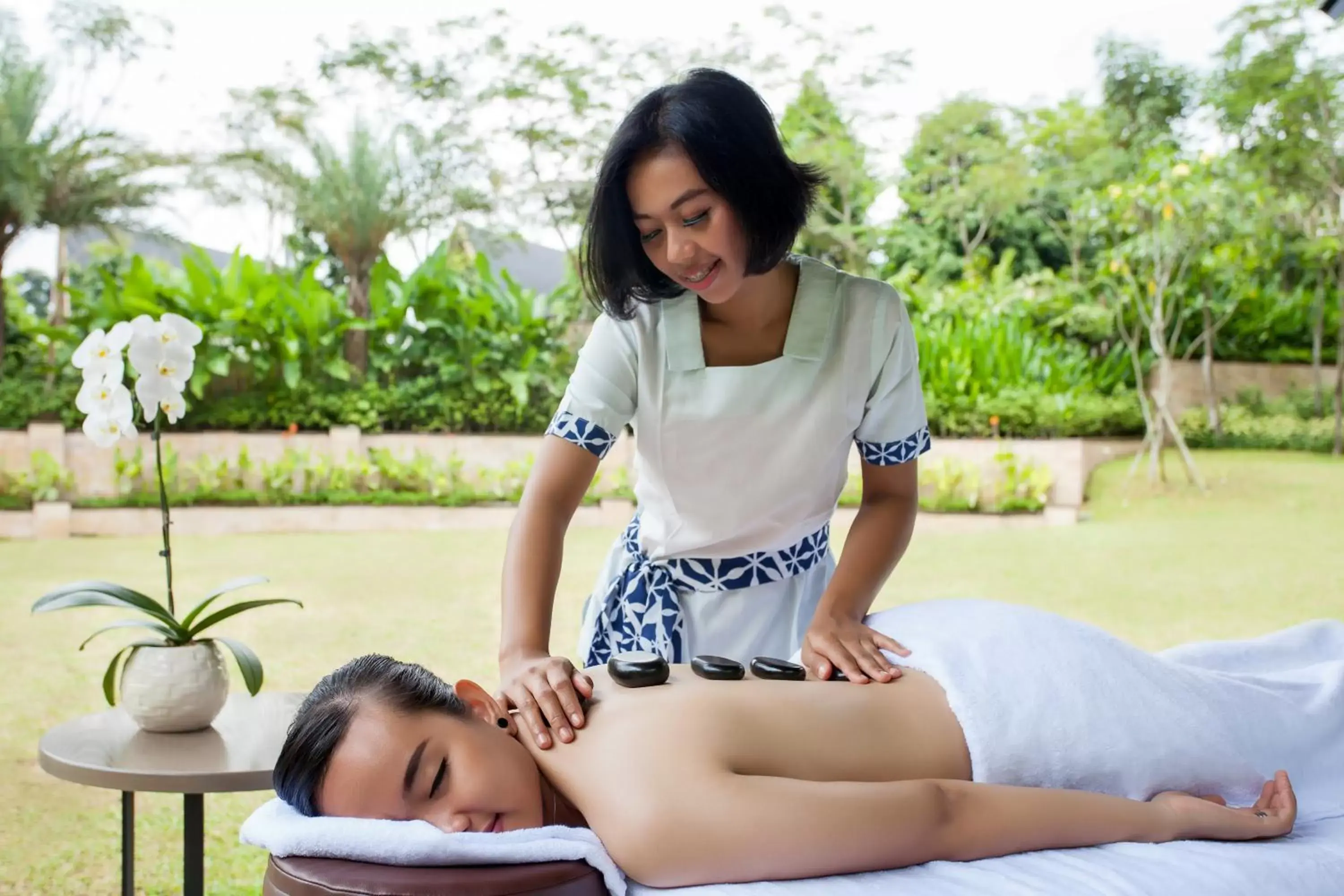 Massage in Pullman Ciawi Vimala Hills Resort