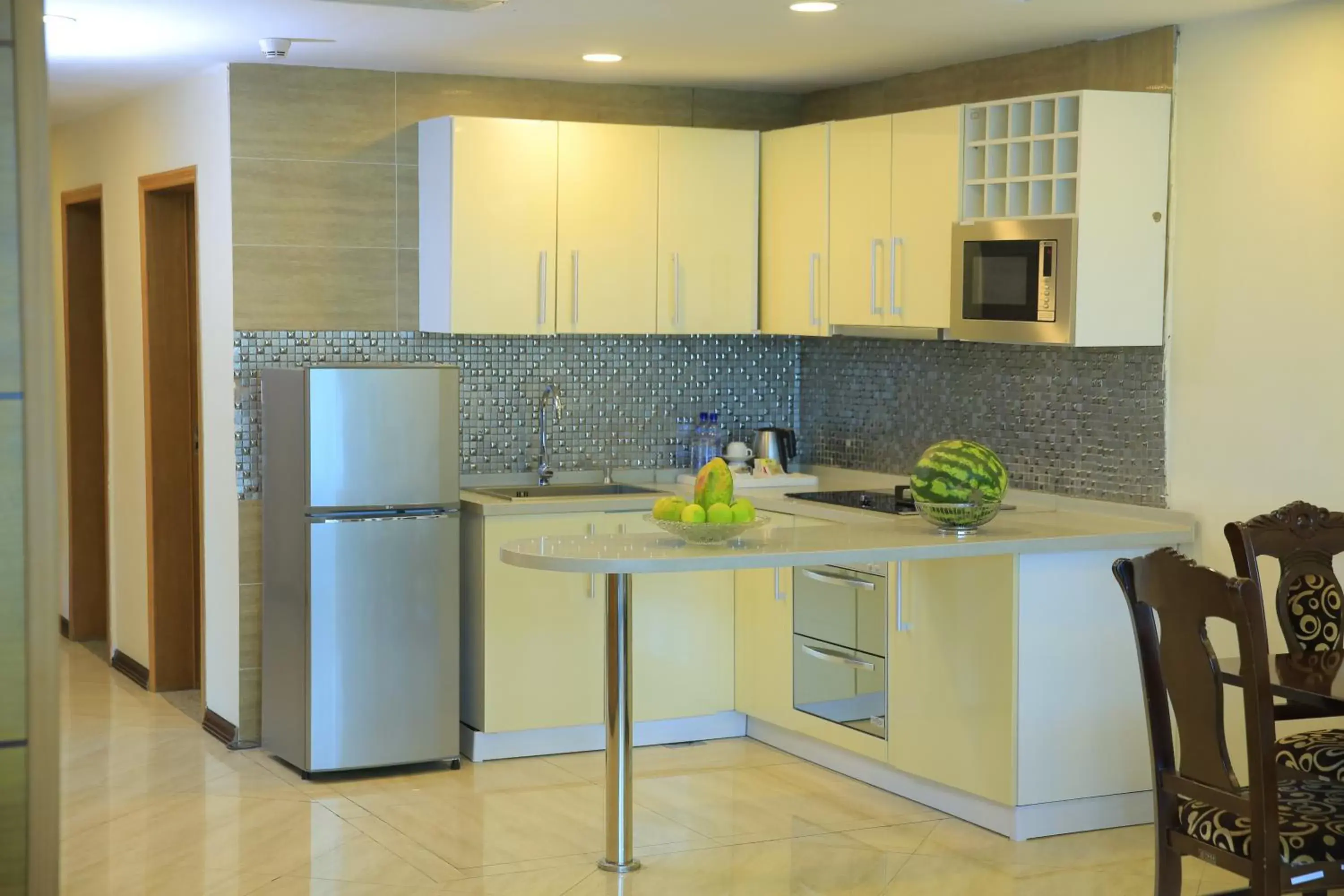 Kitchen or kitchenette, Kitchen/Kitchenette in Inter Luxury Hotel