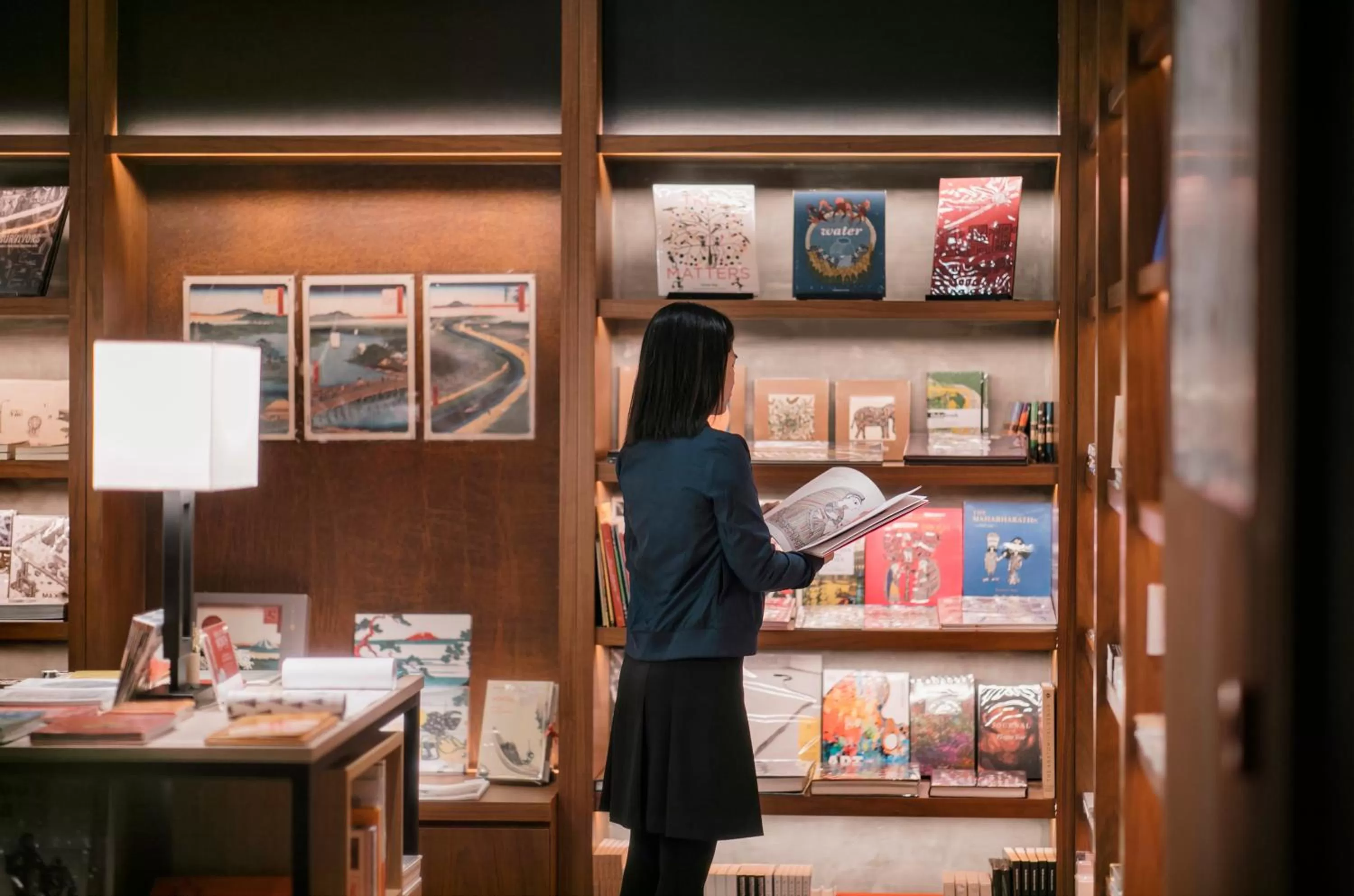 On-site shops in Hotel Stage