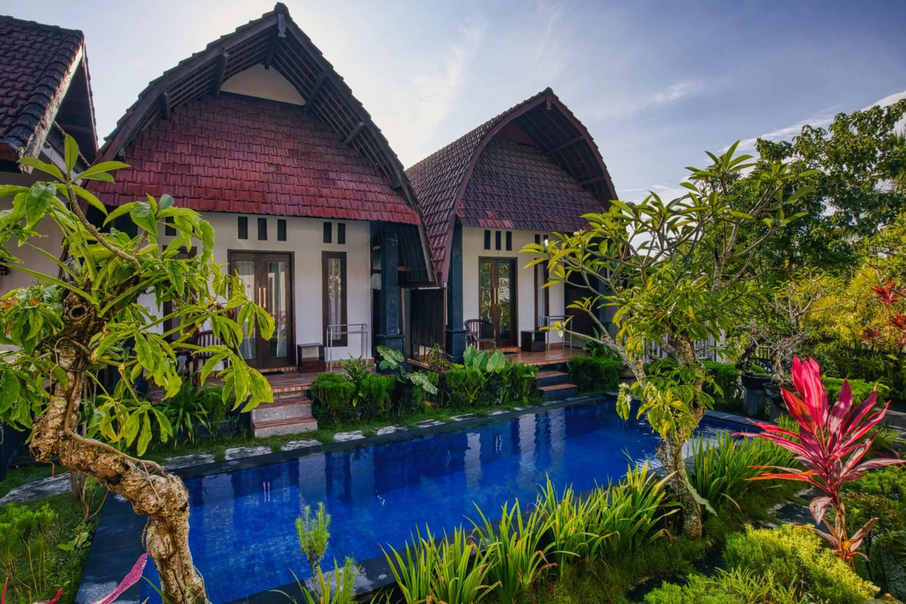 Property building in Toro Cottage