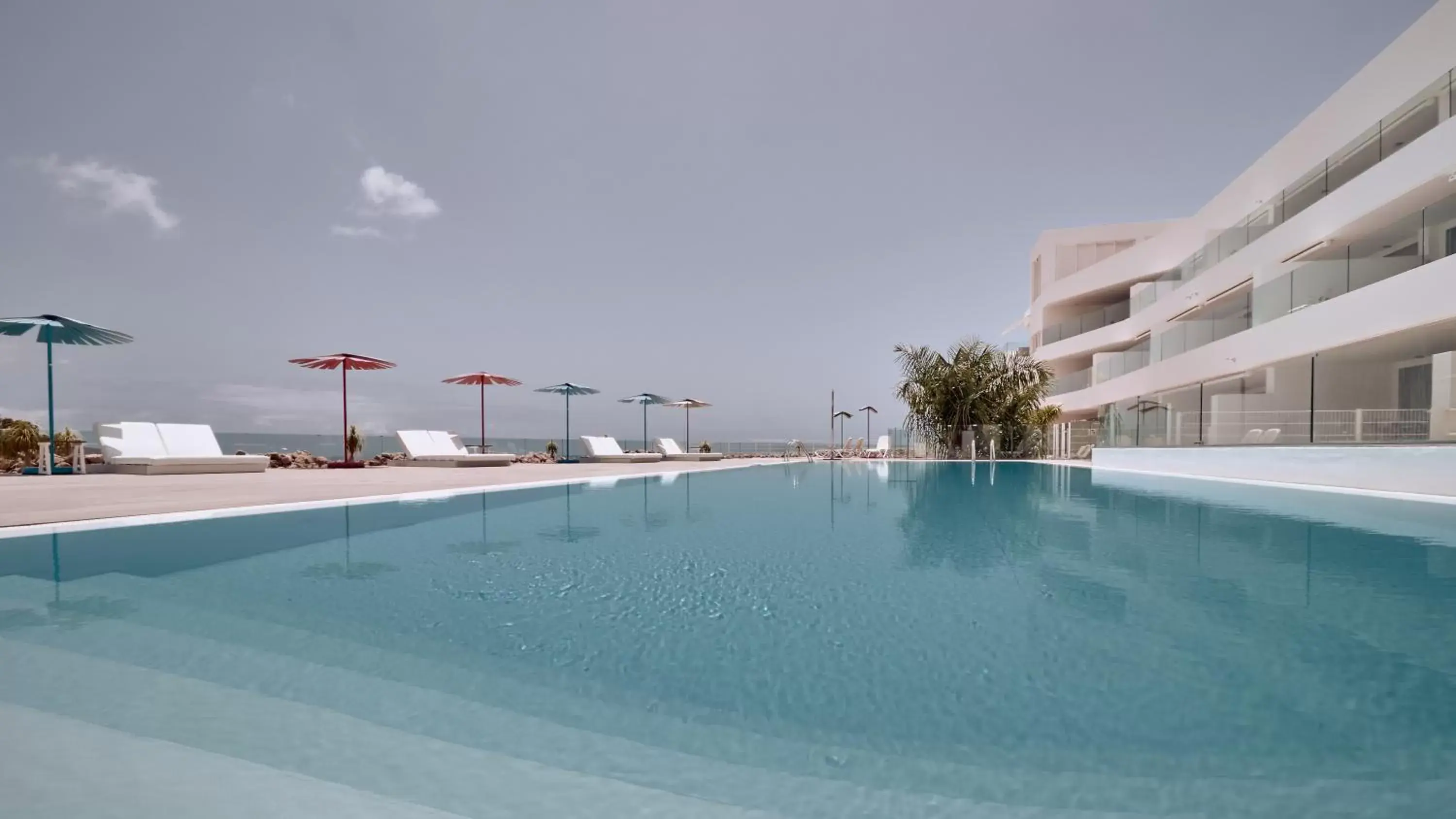 Swimming Pool in Hotel Baobab Suites