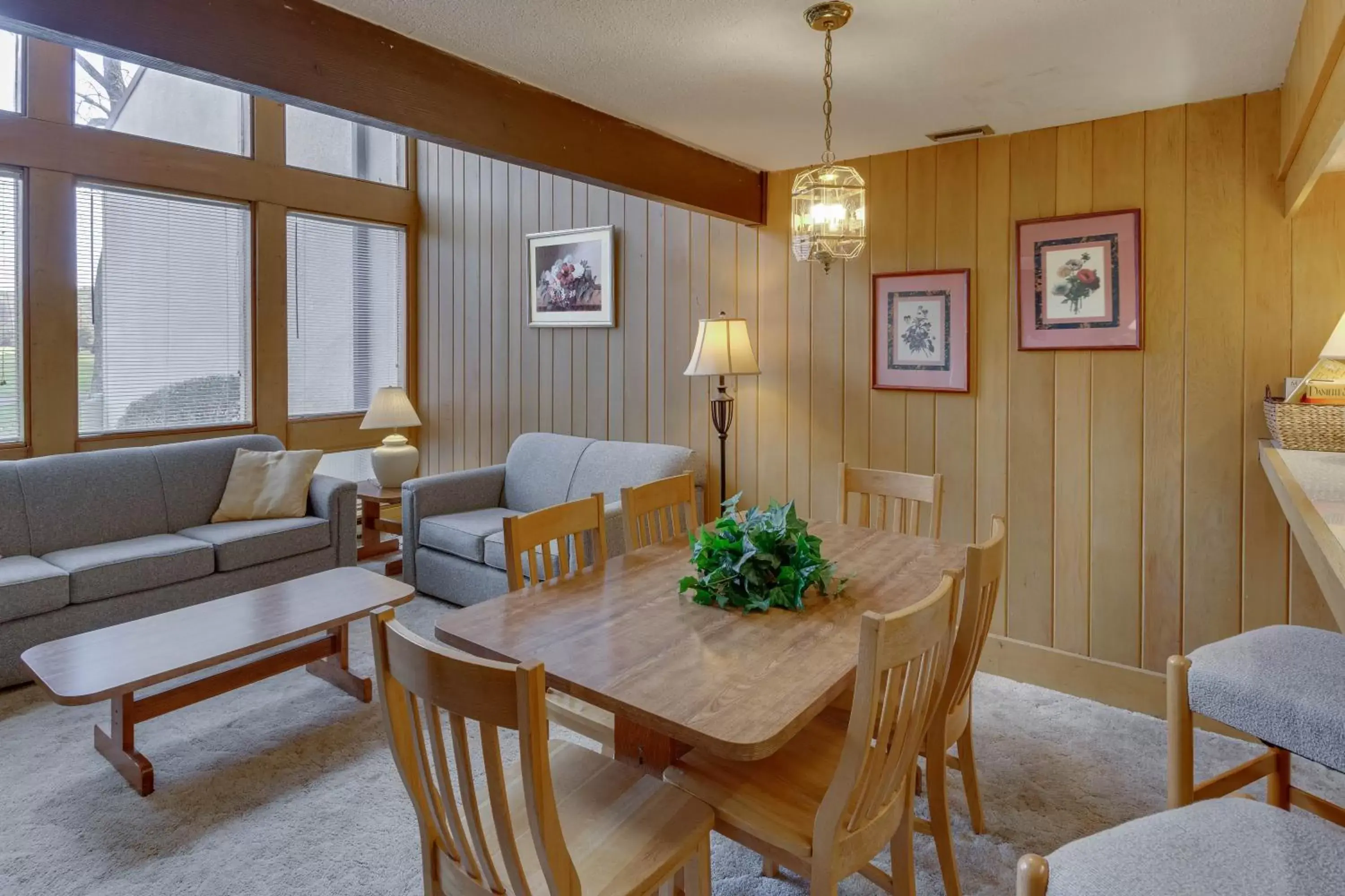 Dining Area in Stony Court at Bryce Mountain by Capital Vacations