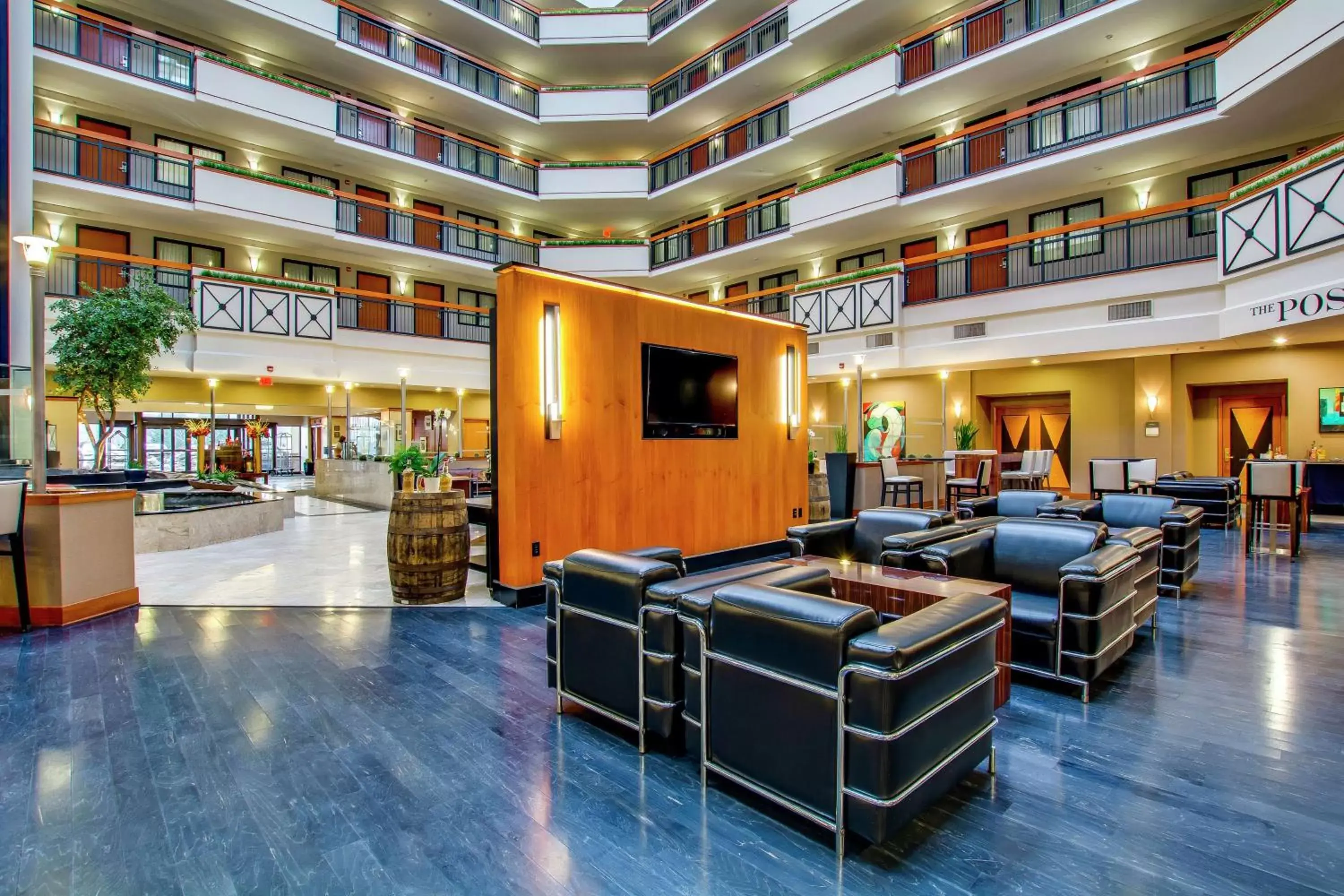 Lobby or reception in Embassy Suites by Hilton Louisville East