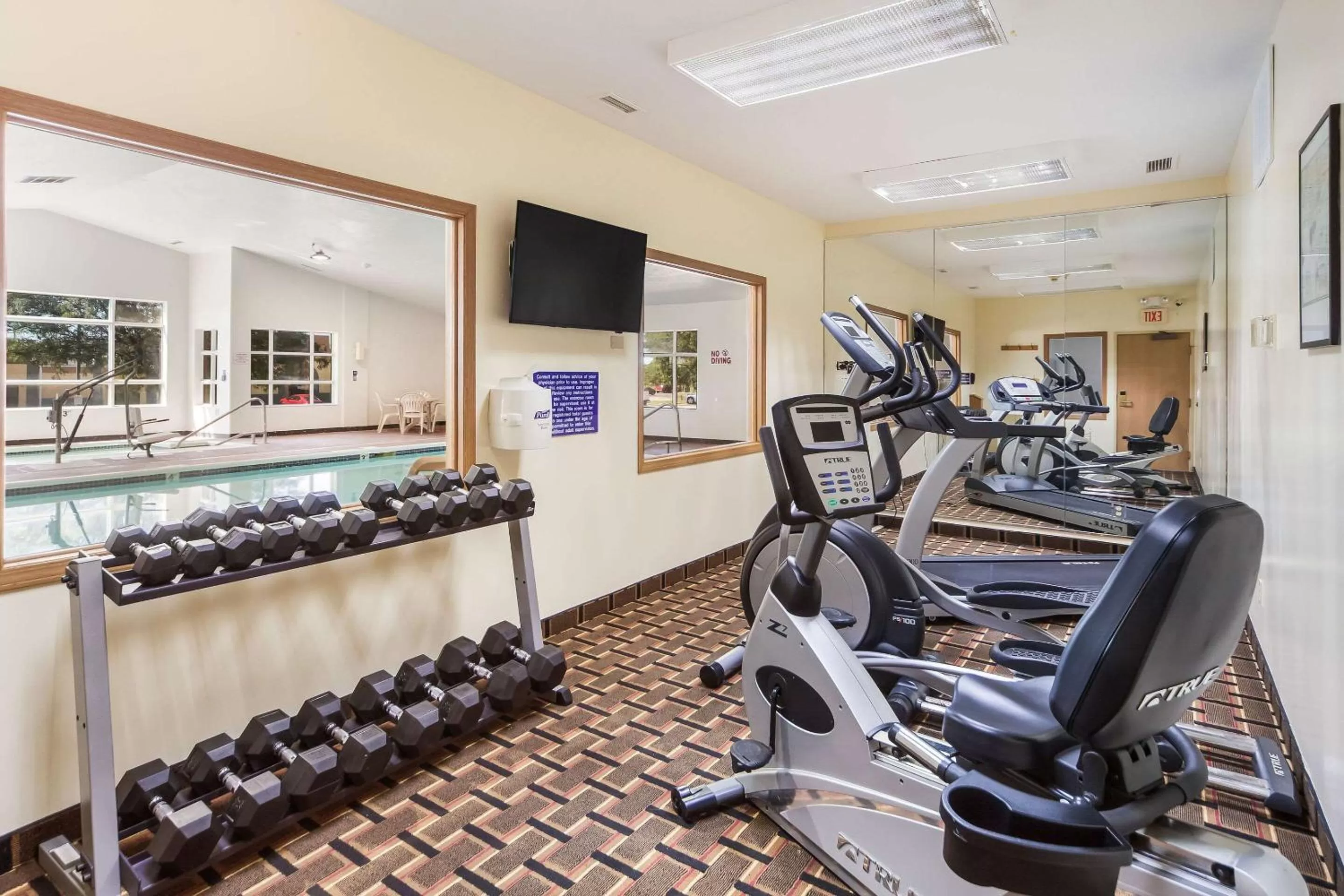 Fitness centre/facilities in Quality Inn Lincoln Cornhusker