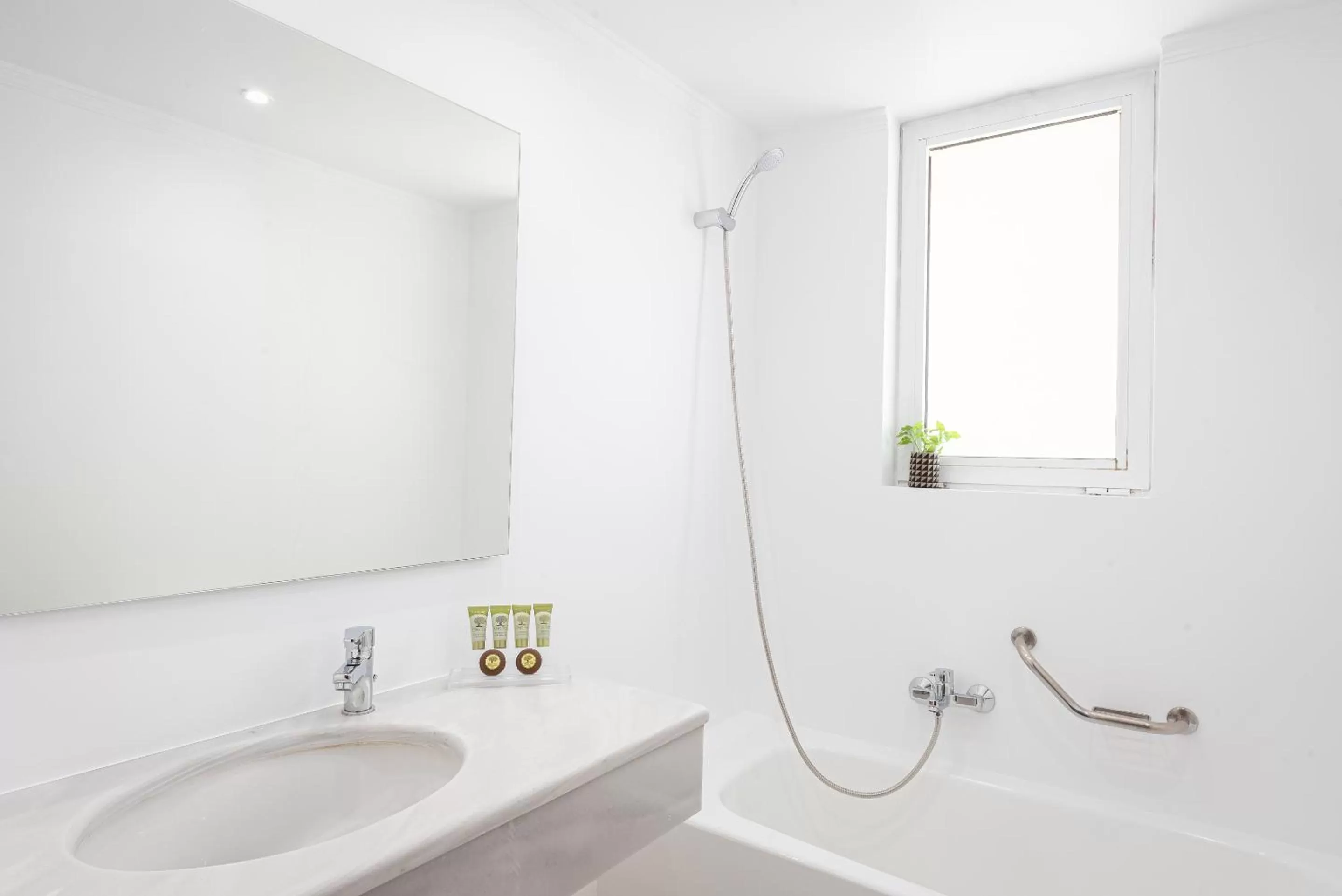 Bathroom in Acropolis Select