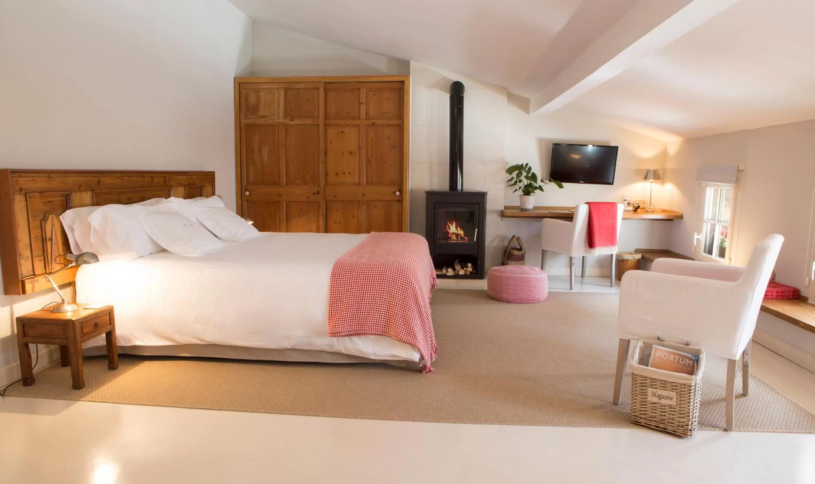 Photo of the whole room, Bed in Jardí de Ses Bruixes Boutique Hotel