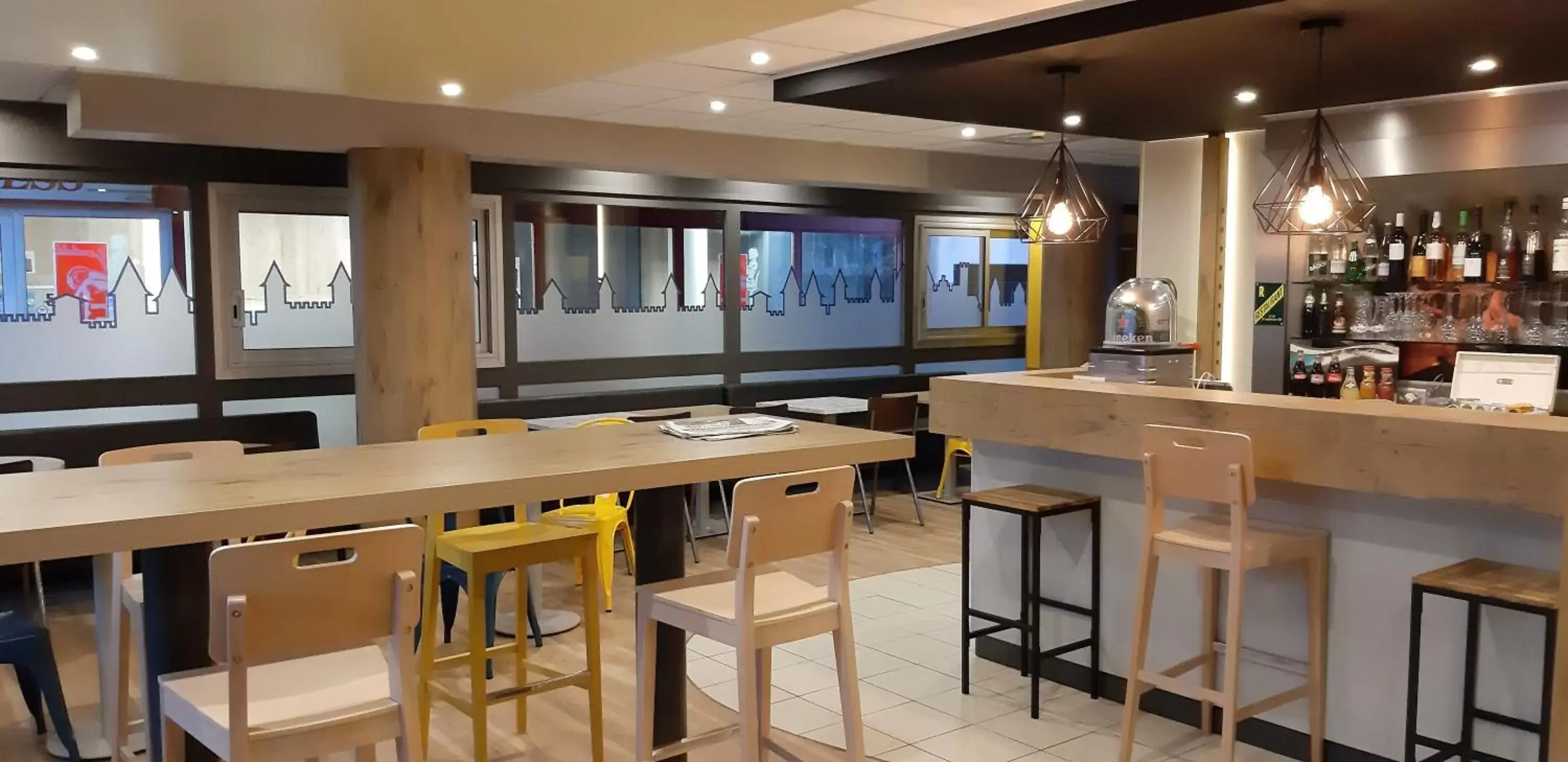 Restaurant/places to eat, Lounge/Bar in ibis Carcassonne Centre - La Cité