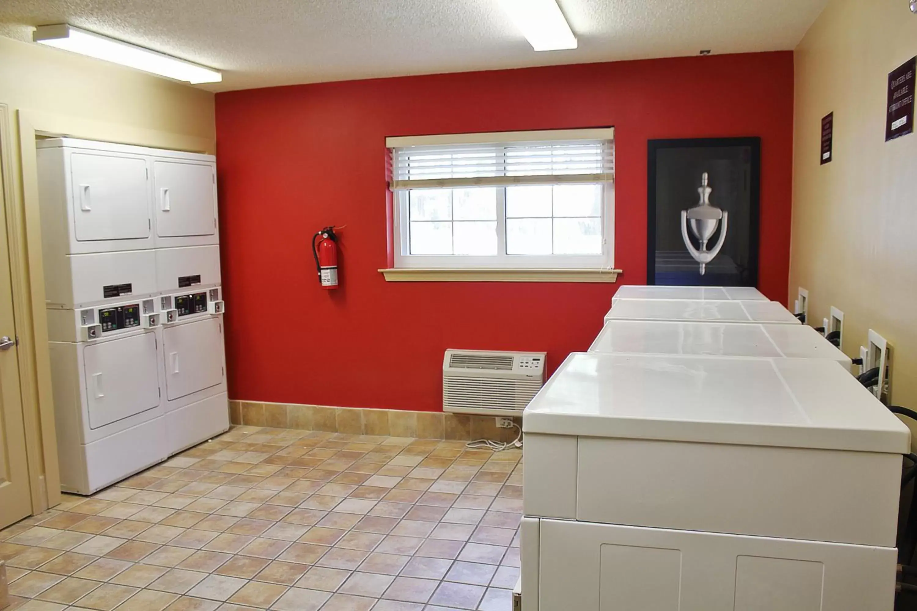 Other, Kitchen/Kitchenette in Extended Stay America Suites - Chesapeake - Churchland Blvd