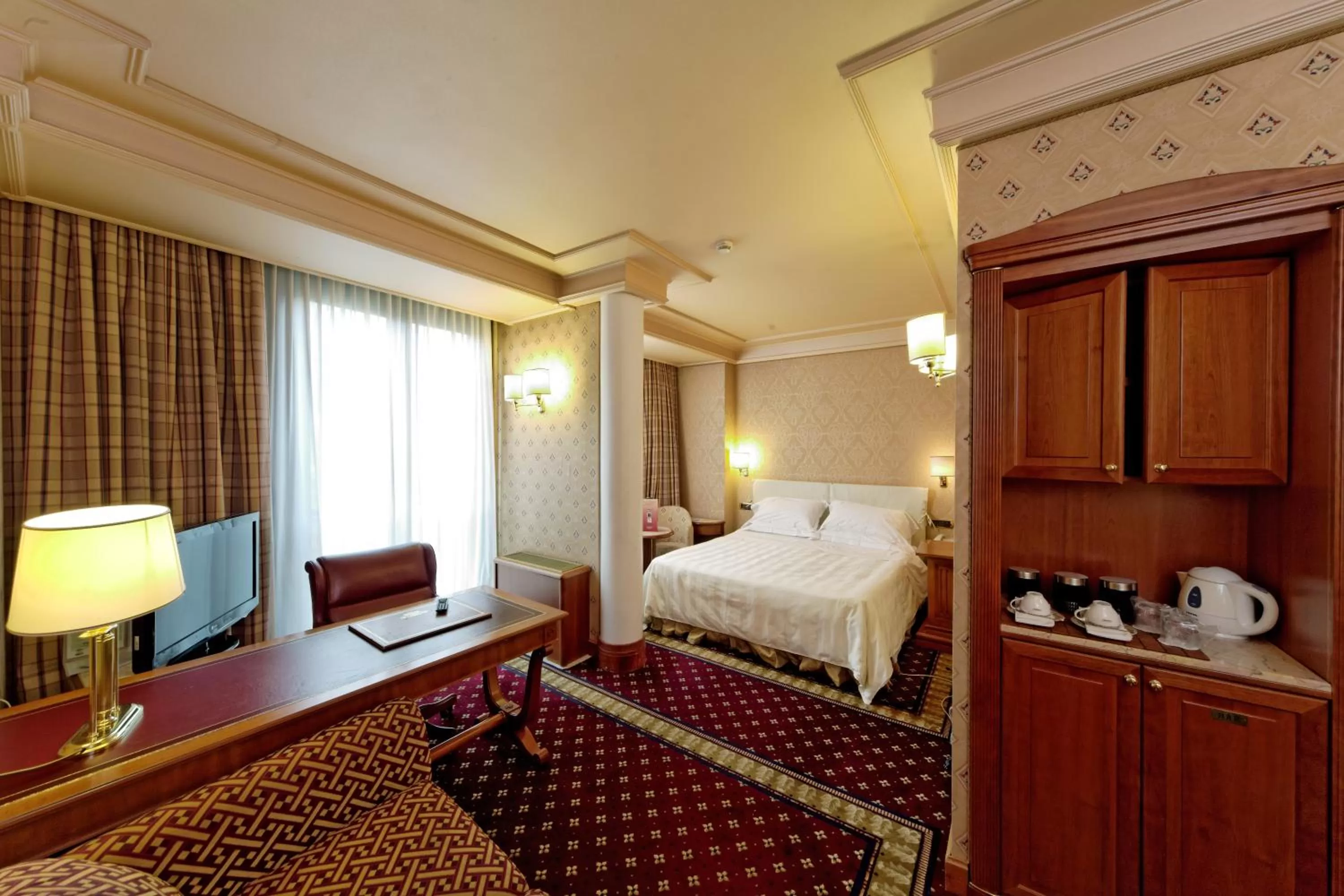 Photo of the whole room, Bed in Hotel Capitol Milano