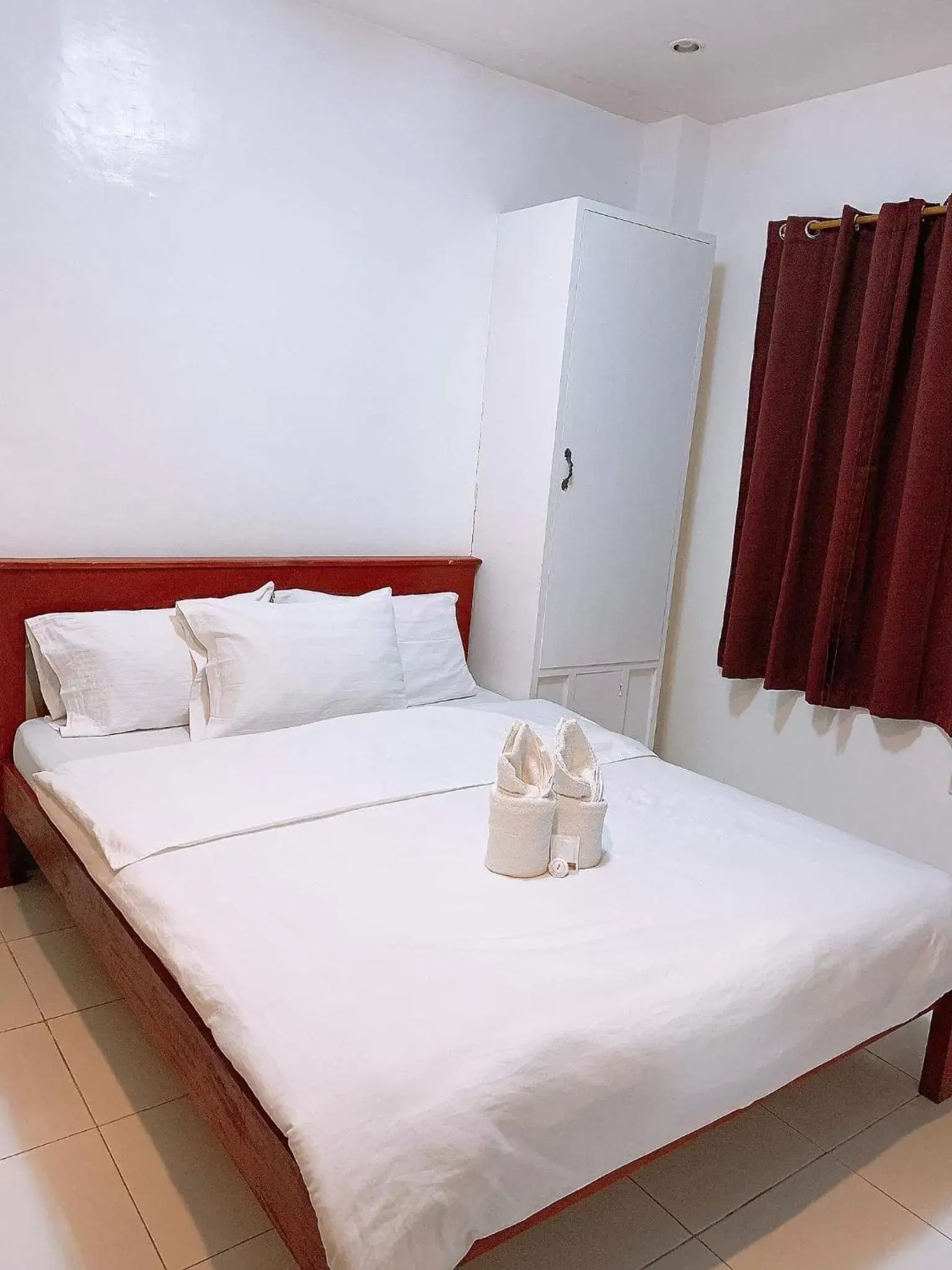 Bed in Luna Oslob Travellers Inn