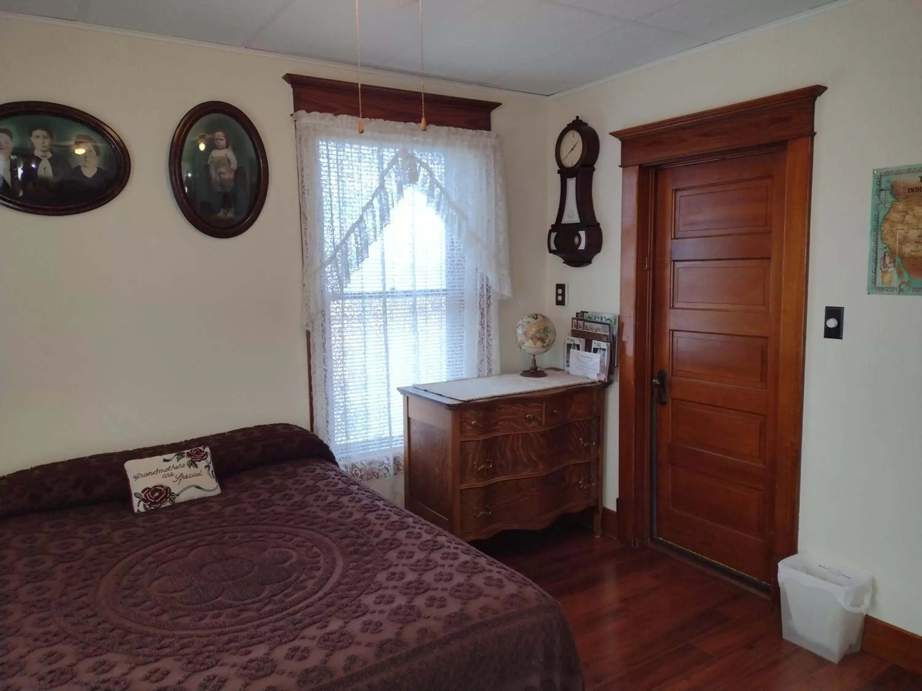 Kitchen/Kitchenette in Quiet full-size bed close to town 420 friendly