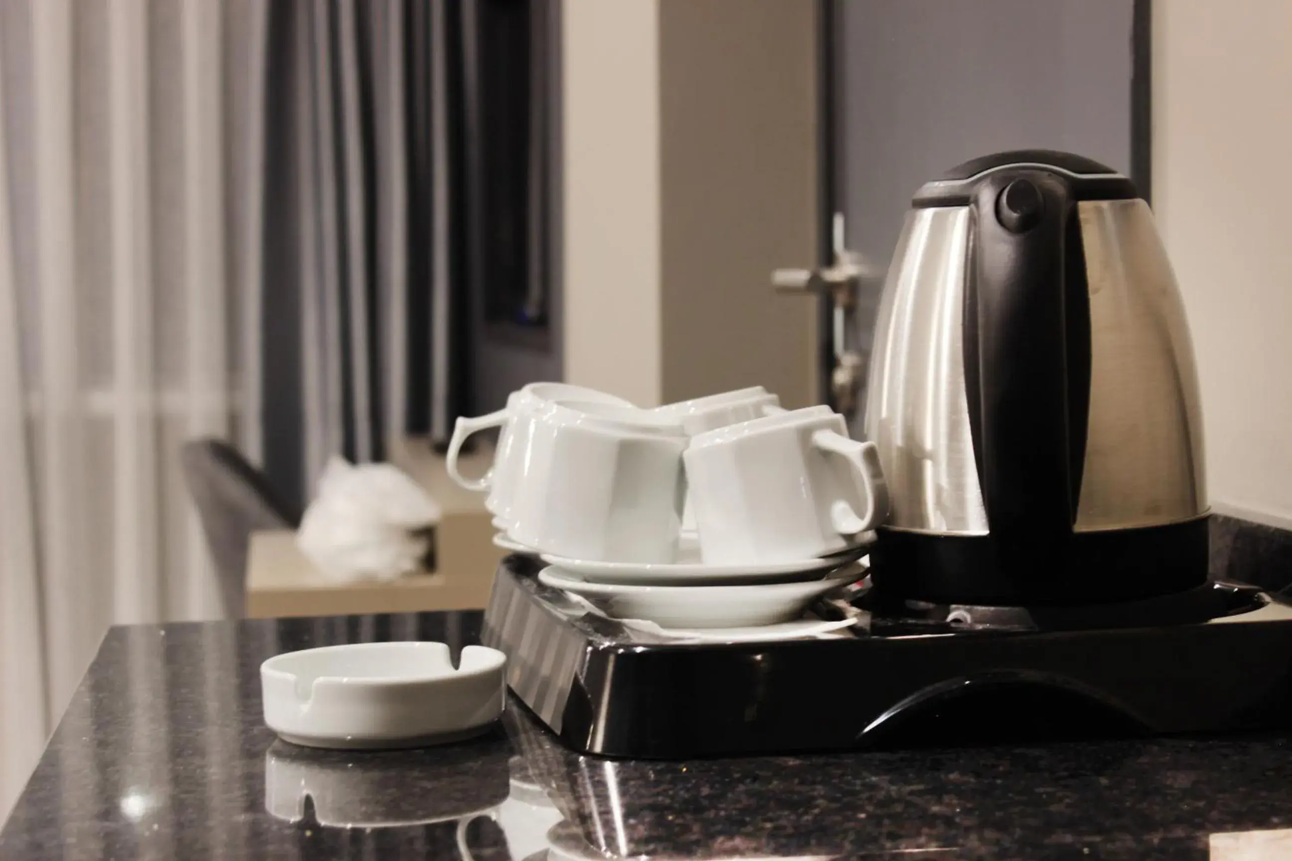 Coffee/tea facilities in FRT AİRLİNES OTEL
