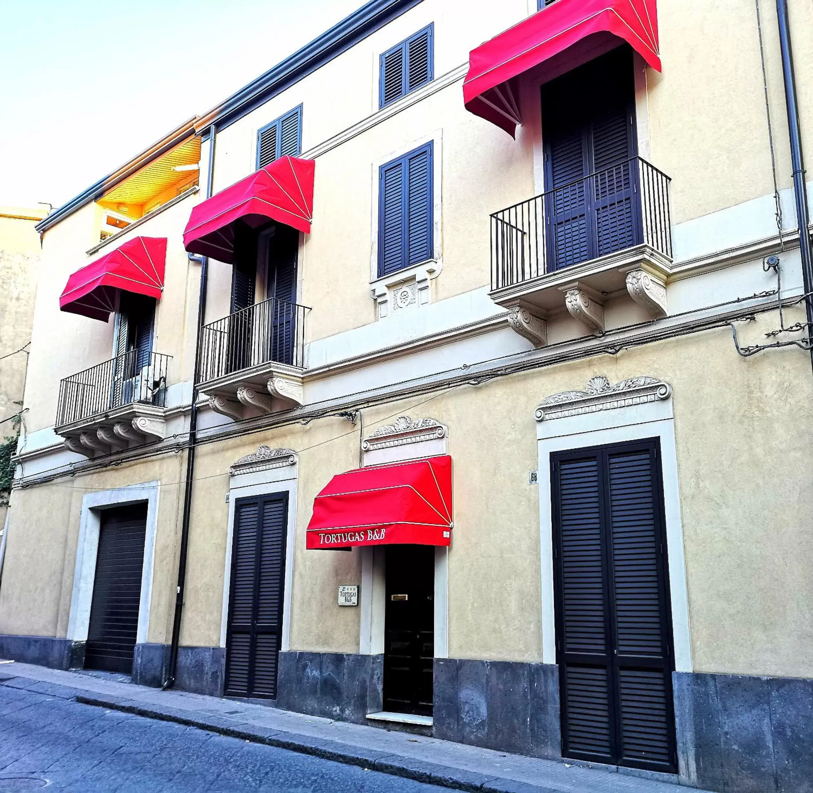 Facade/entrance, Property Building in Tortugas B&B