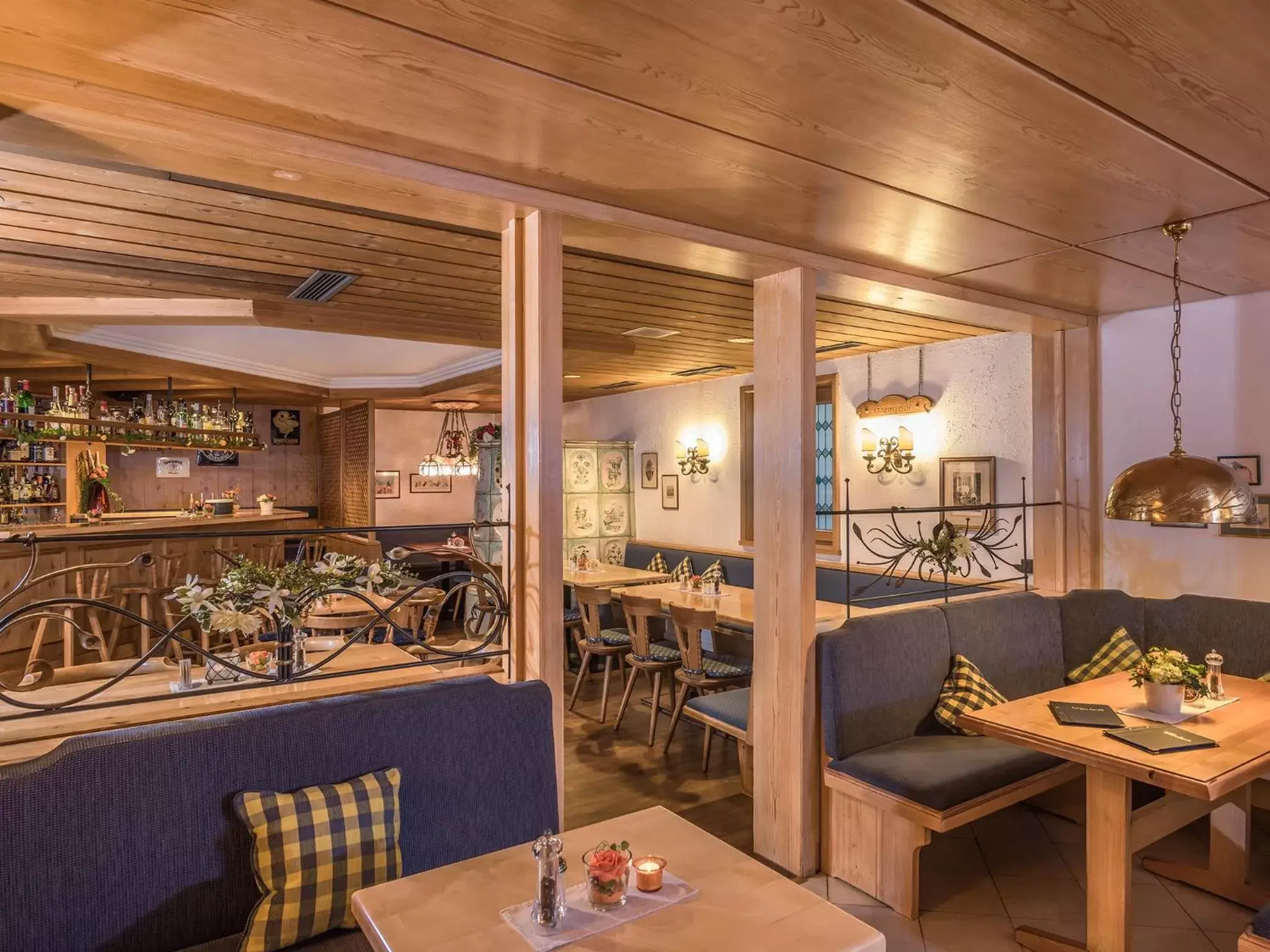 Lounge or bar in Hotel Am Moosfeld Lounge or bar in Hotel Am Moosfeld