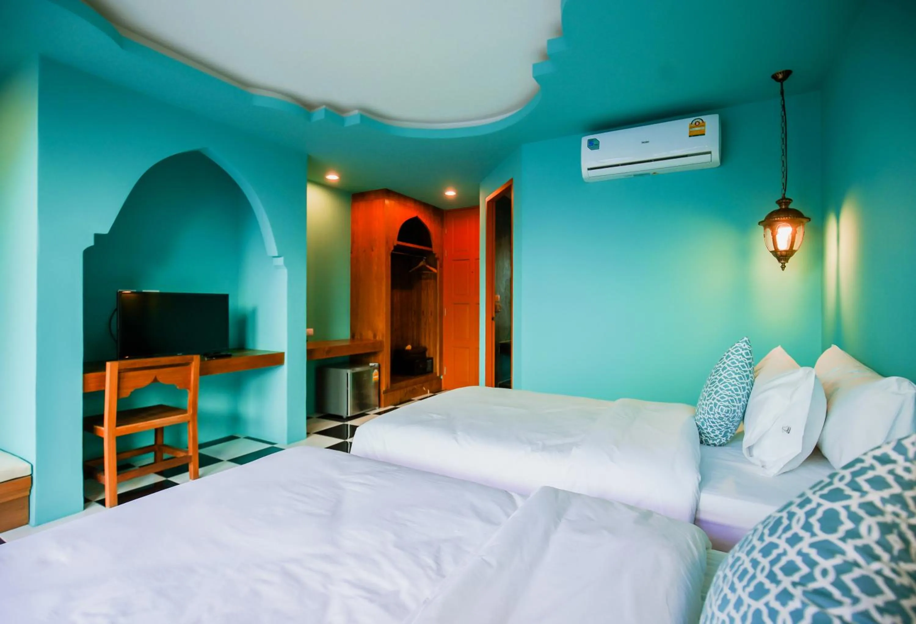 Photo of the whole room, Bed in Khaleej Mass Hotel Patong